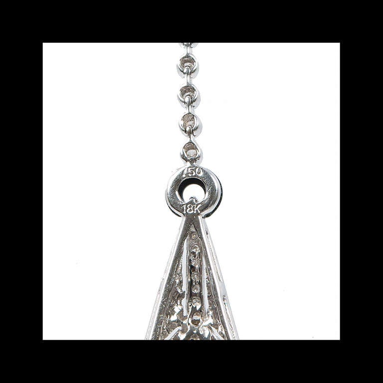 Onyx Saphir Diamant Weißgold Lavaliere Anhänger Halskette im Zustand „Gut“ in Stamford, CT