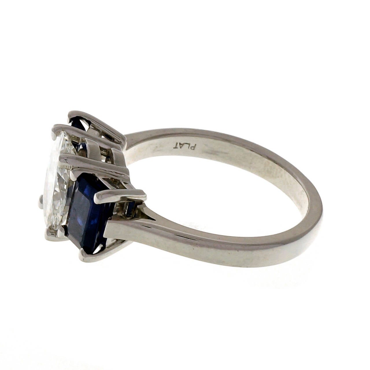 Peter Suchy Oval Diamond And Sapphire Platinum Ring In Good Condition In Stamford, CT