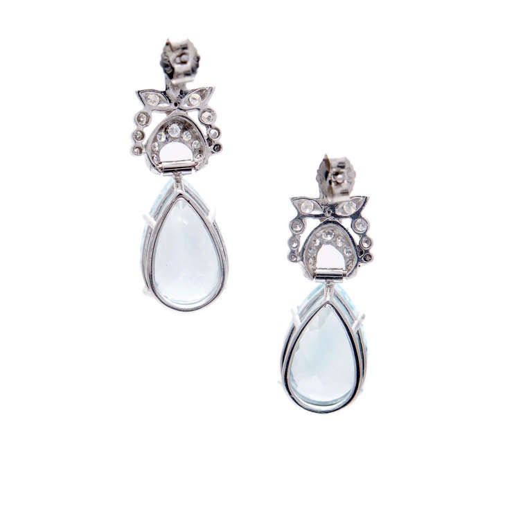 Pear Aqua And Diamond Platinum Dangle Earrings In Good Condition In Stamford, CT