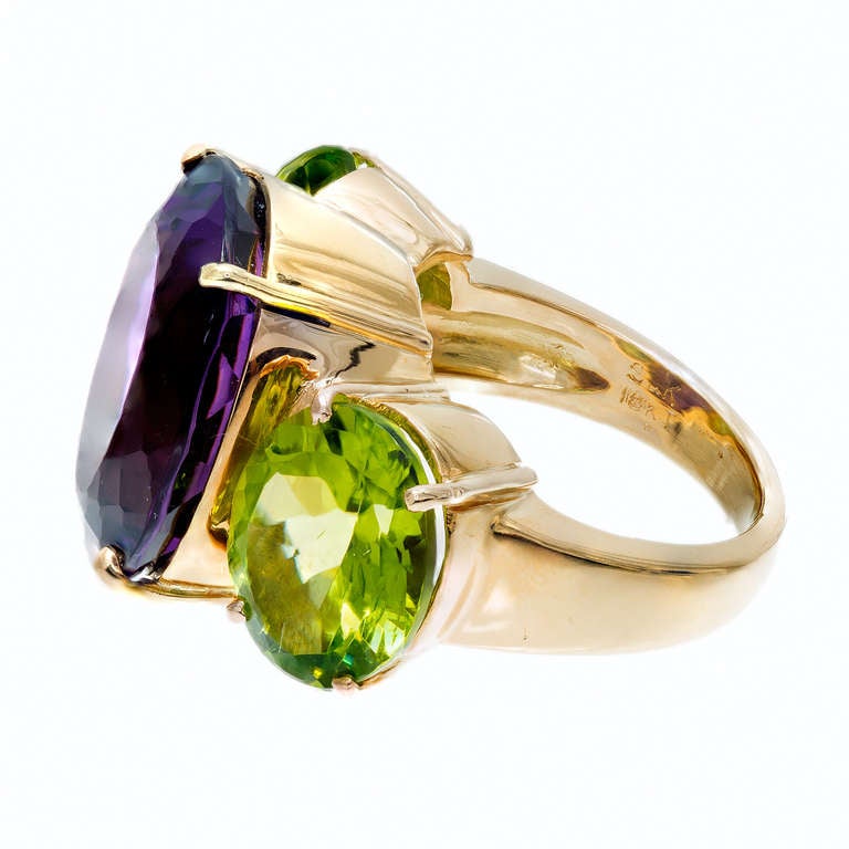 Amethyst And Peridot Yellow Gold Ring In Excellent Condition In Stamford, CT
