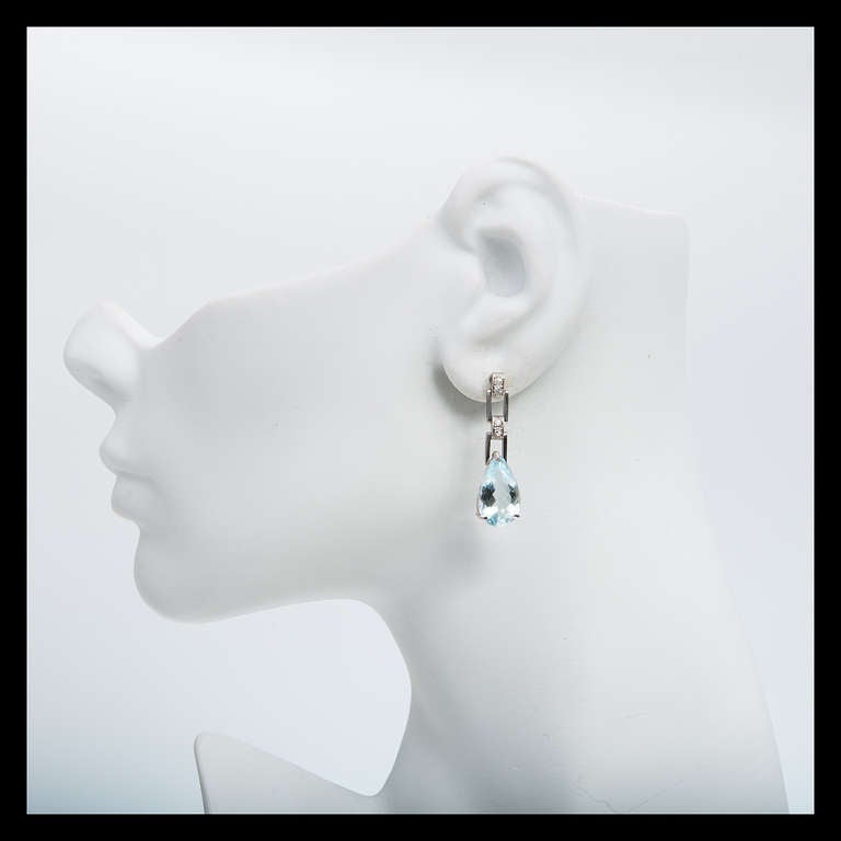 9.15 Carat Natural Aquamarine Diamond Platinum Dangle Earrings In Good Condition In Stamford, CT