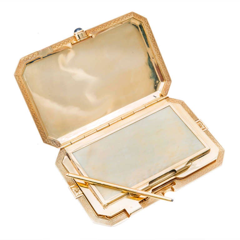 Carter Gough & Co. Compact pour dames en or jaune saphir en vente 3