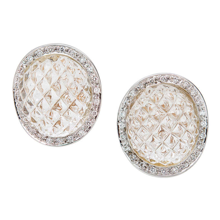 Pendientes de oro con halo de diamantes y cuarzo