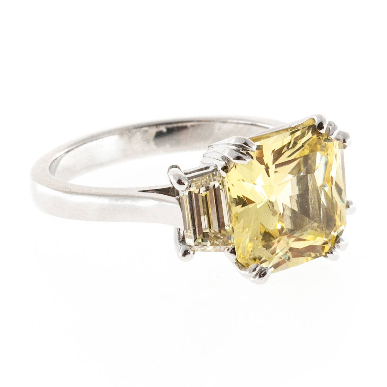 Peter Suchy Natural Canary Yellow Sapphire and Diamond Platinum Ring In Good Condition In Stamford, CT