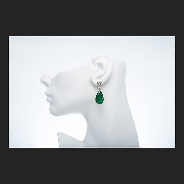 Women's Important Pear-Shaped Emerald, Old European Cut Diamond Gold Earrings