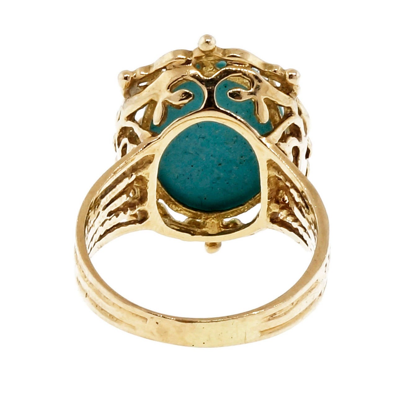 Large Oval Natural Turquoise Gold Cocktail Ring In Good Condition In Stamford, CT