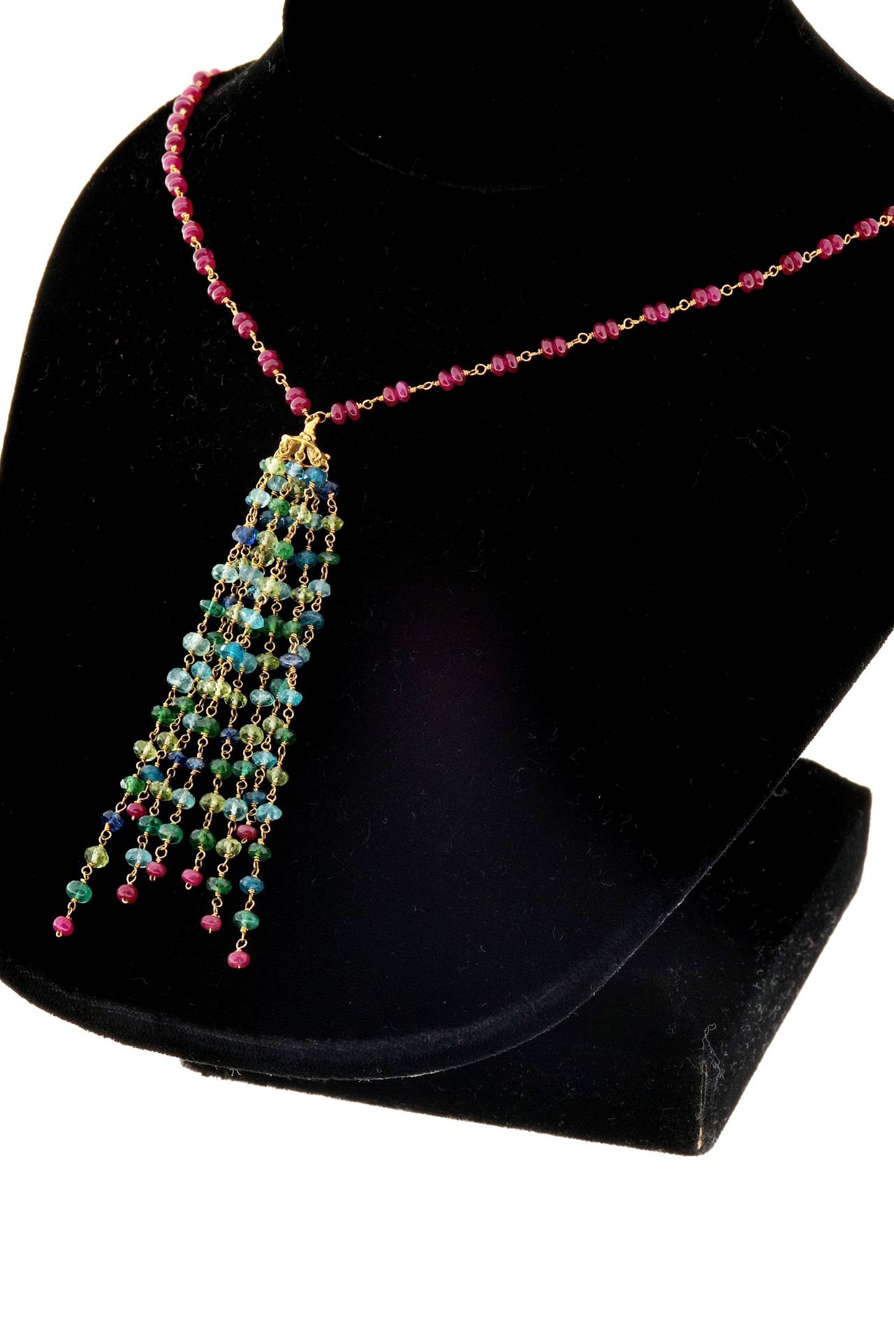 Ruby Aqua Apatite Emerald Peridot Hand Wired Rondell Bead Pendant Necklace In Excellent Condition For Sale In Stamford, CT