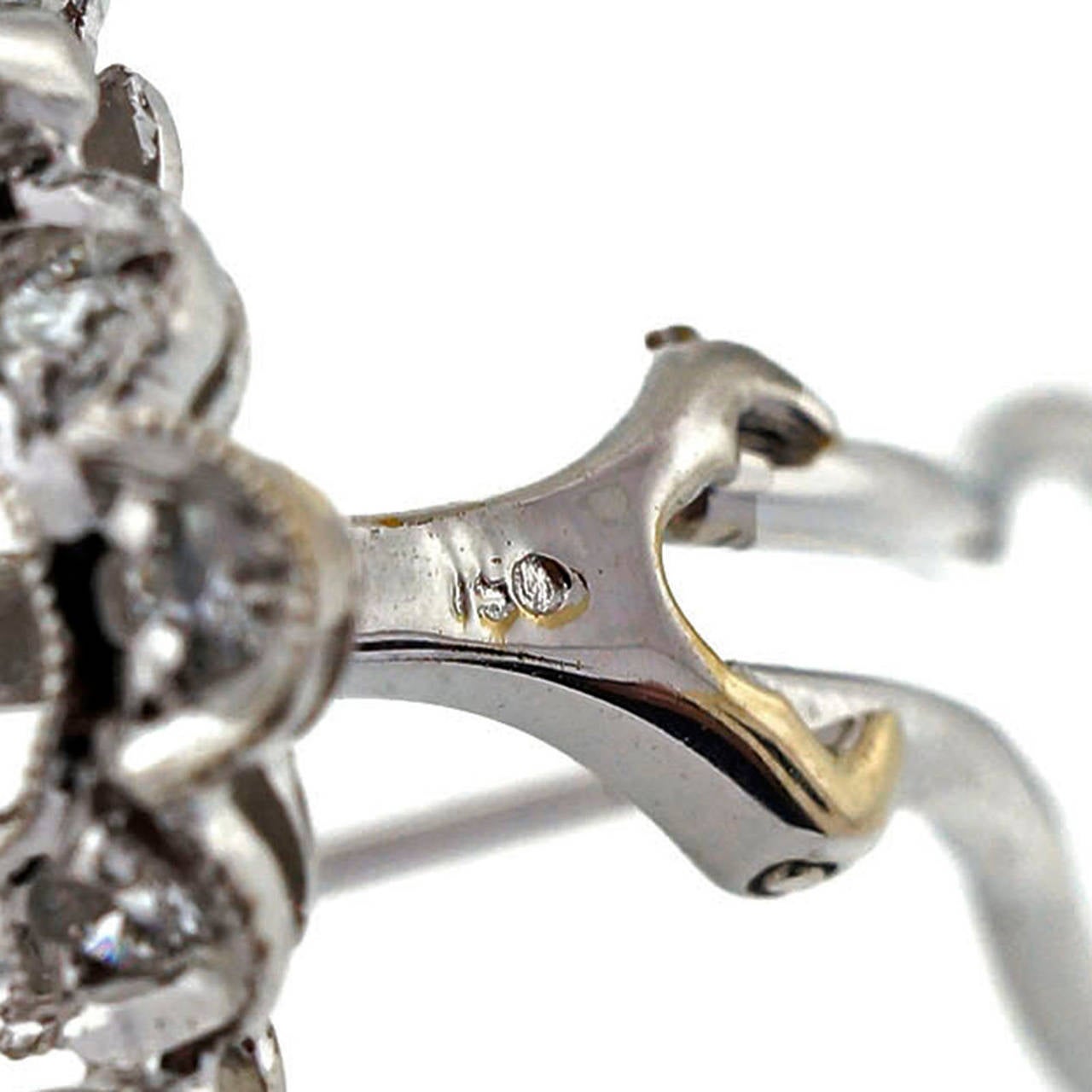 Orecchini in oro bianco con diamante e rubino certificati GIA da 5,00 carati In condizioni buone in vendita a Stamford, CT