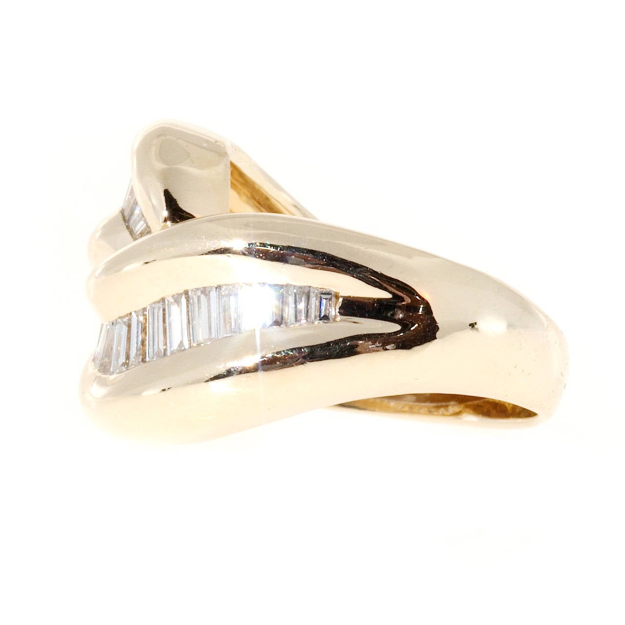 Diamond Gold Swirl Ring In Good Condition In Stamford, CT