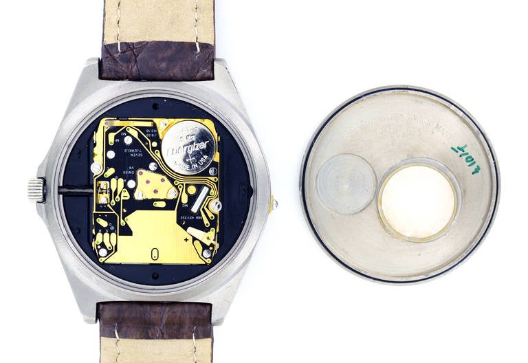 Breitling Navitimer Aerospace Armbanduhr aus Titan und Gelbgold im Zustand „Gut“ in Stamford, CT