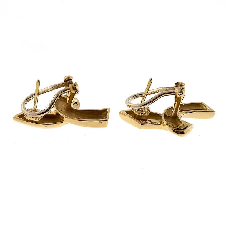 Tiffany & Co. Paloma Picasso Swirl Clip Back Yellow Gold Earrings In Good Condition In Stamford, CT