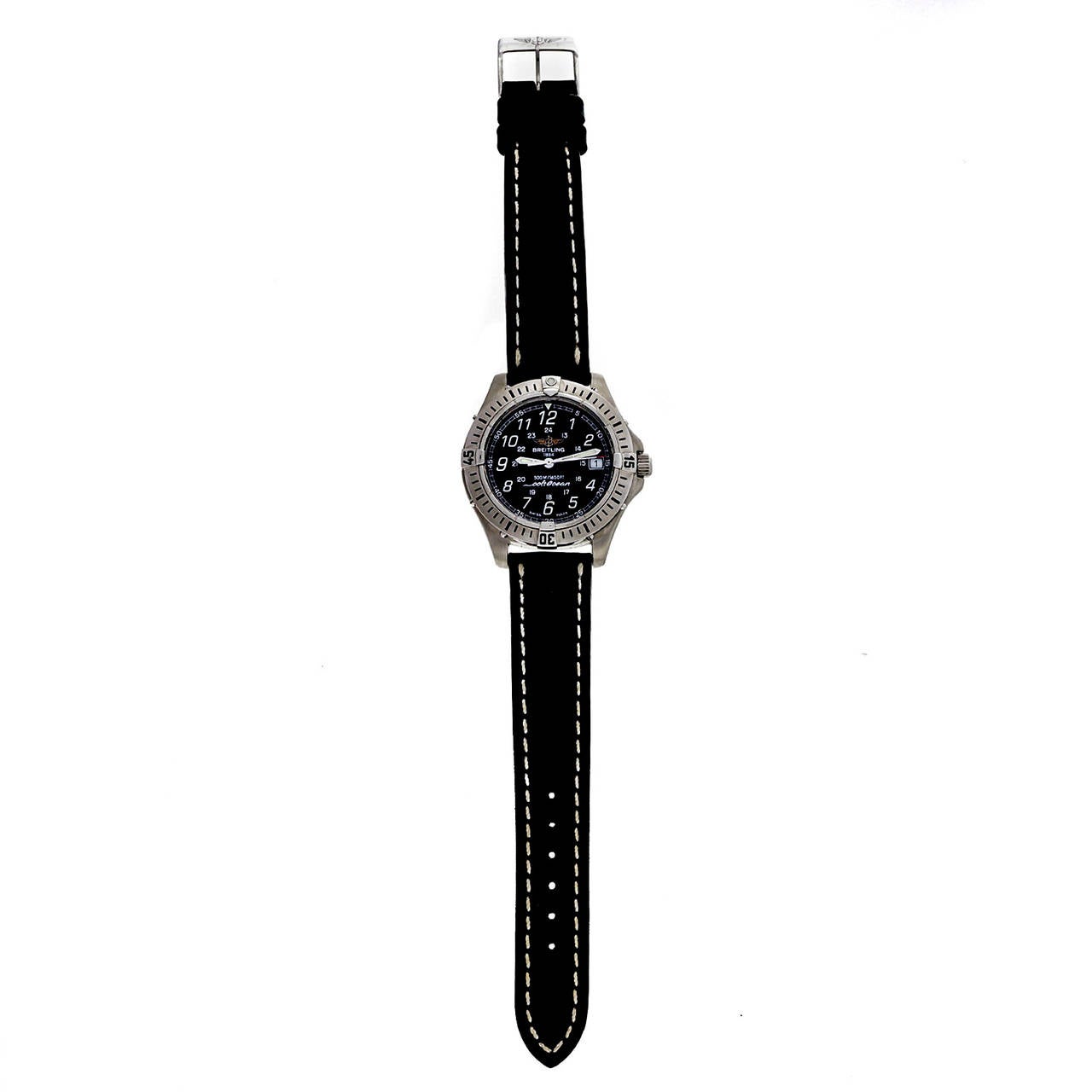 Breitling Colt Ocean Armbanduhr aus Edelstahl, mit Quarzwerk.

Länge: 43,3 Gramm
Breite: 38 mm
Breite des Armbands am Gehäuse: 18mm
Gehäusedicke: 13,32 mm
Kristall: Saphir
Zifferblatt: Breitling schwarz
Äußeres Gehäuse: Breitling 1884 A64350