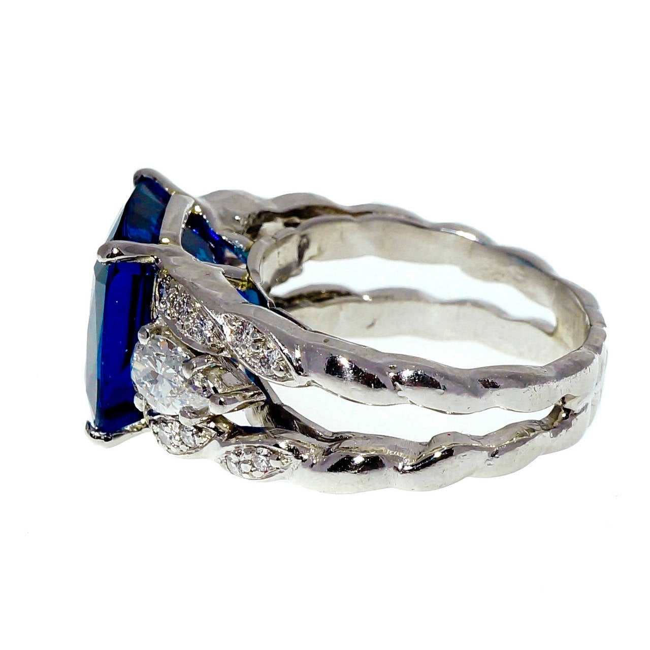 Bright Blue Tanzanite Diamond Platinum Ring In Good Condition In Stamford, CT