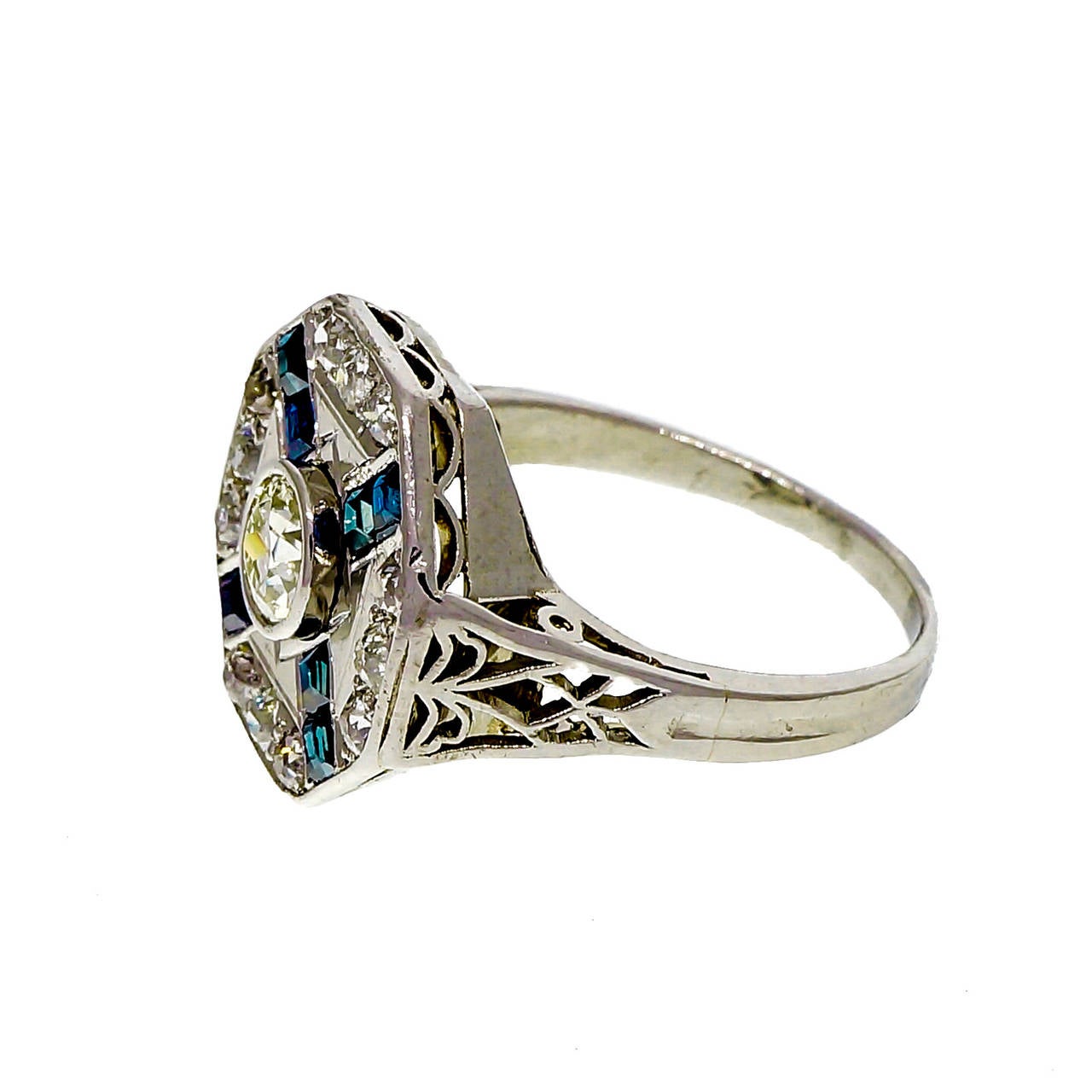 Art Deco Sapphire Diamond Platinum Ring In Good Condition In Stamford, CT