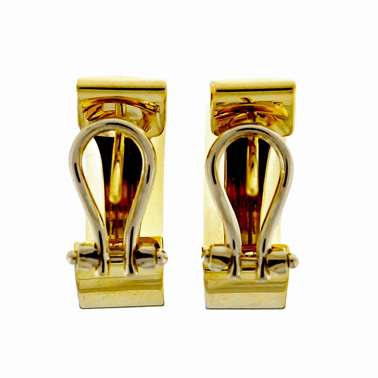 Italian Yellow Gold Clip Post Earrings In Good Condition In Stamford, CT