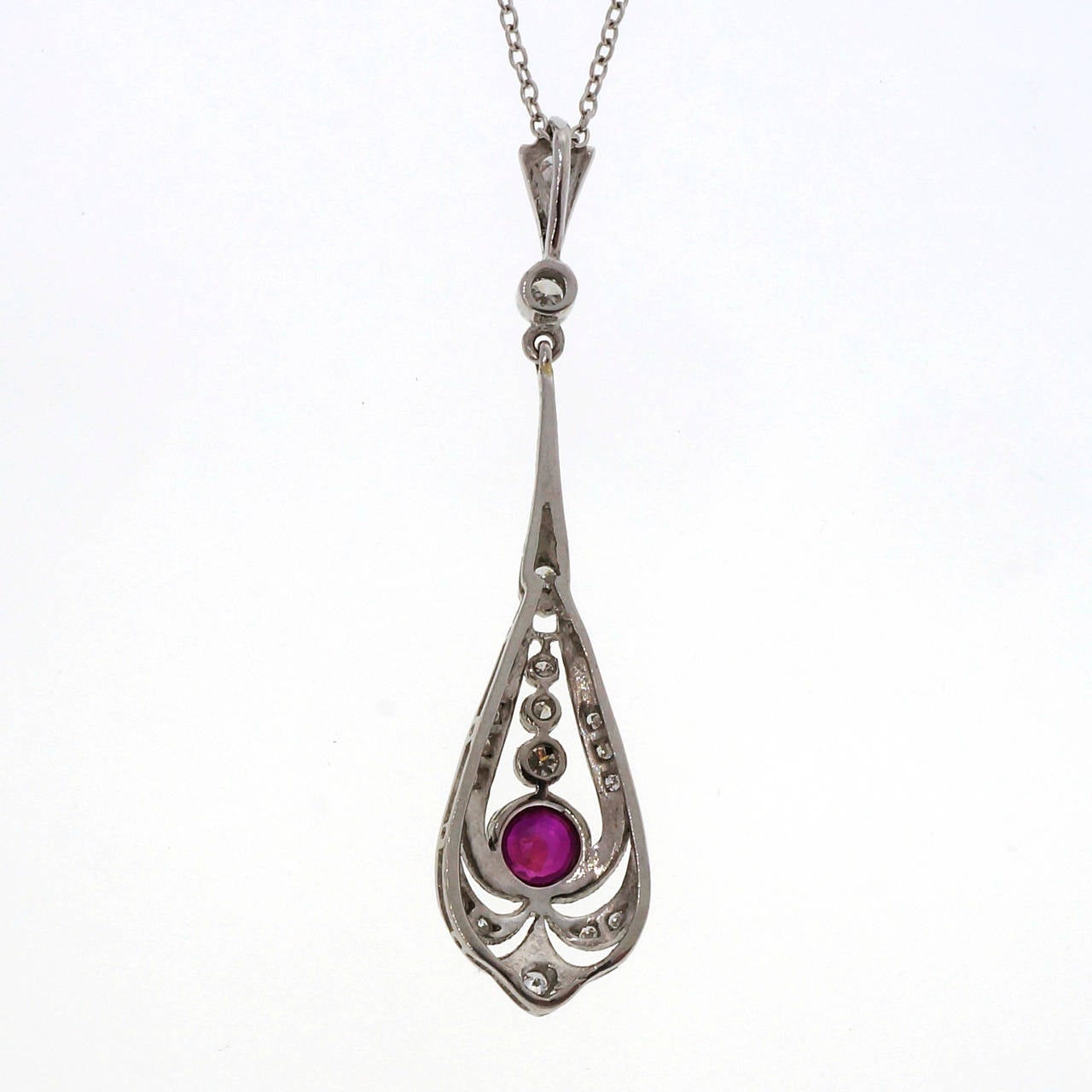 Art Deco Ruby Diamond Filigree Platinum Pendant Necklace In Good Condition In Stamford, CT