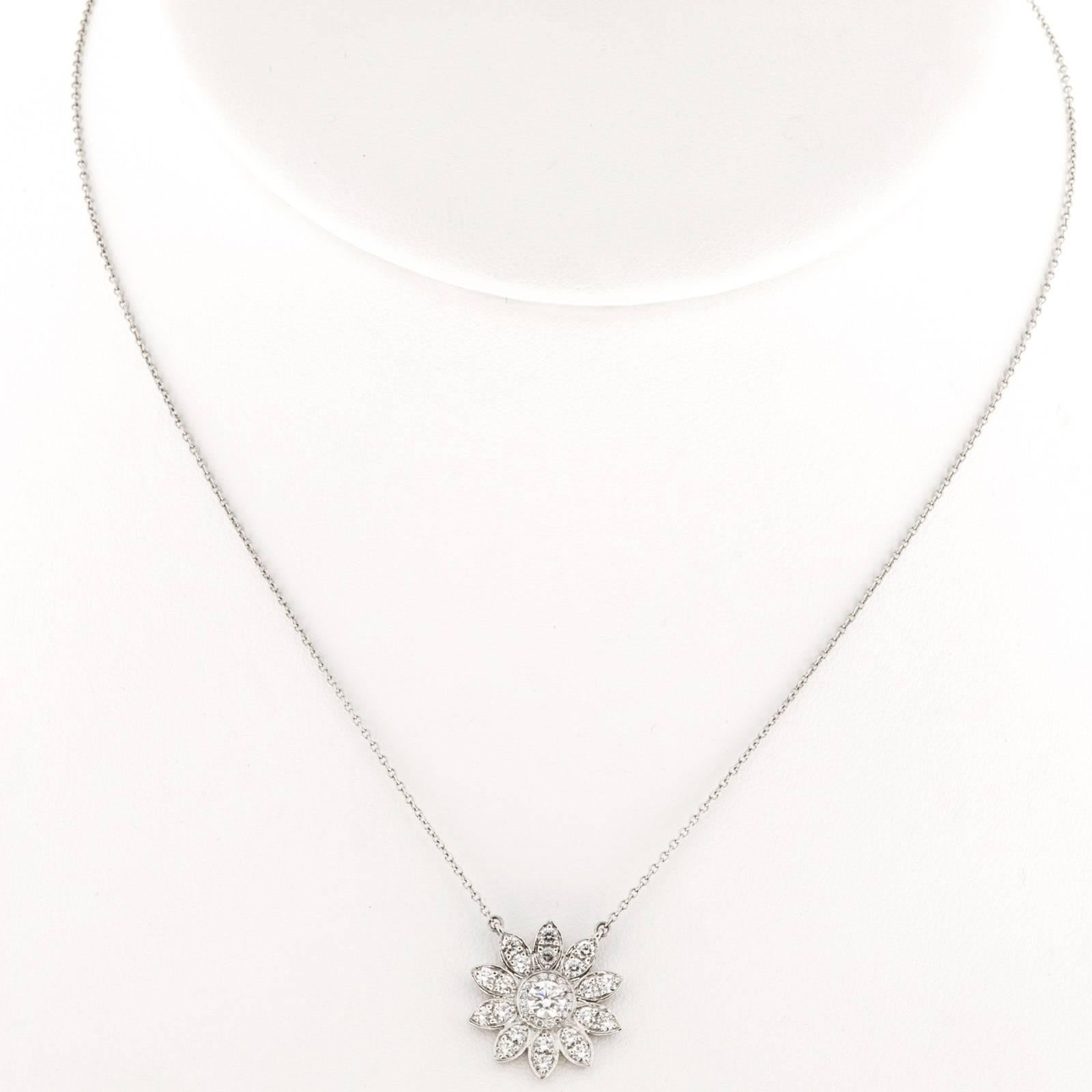 Tiffany & Co. Diamond Platinum Sunflower Pendant Necklace In Good Condition In Stamford, CT