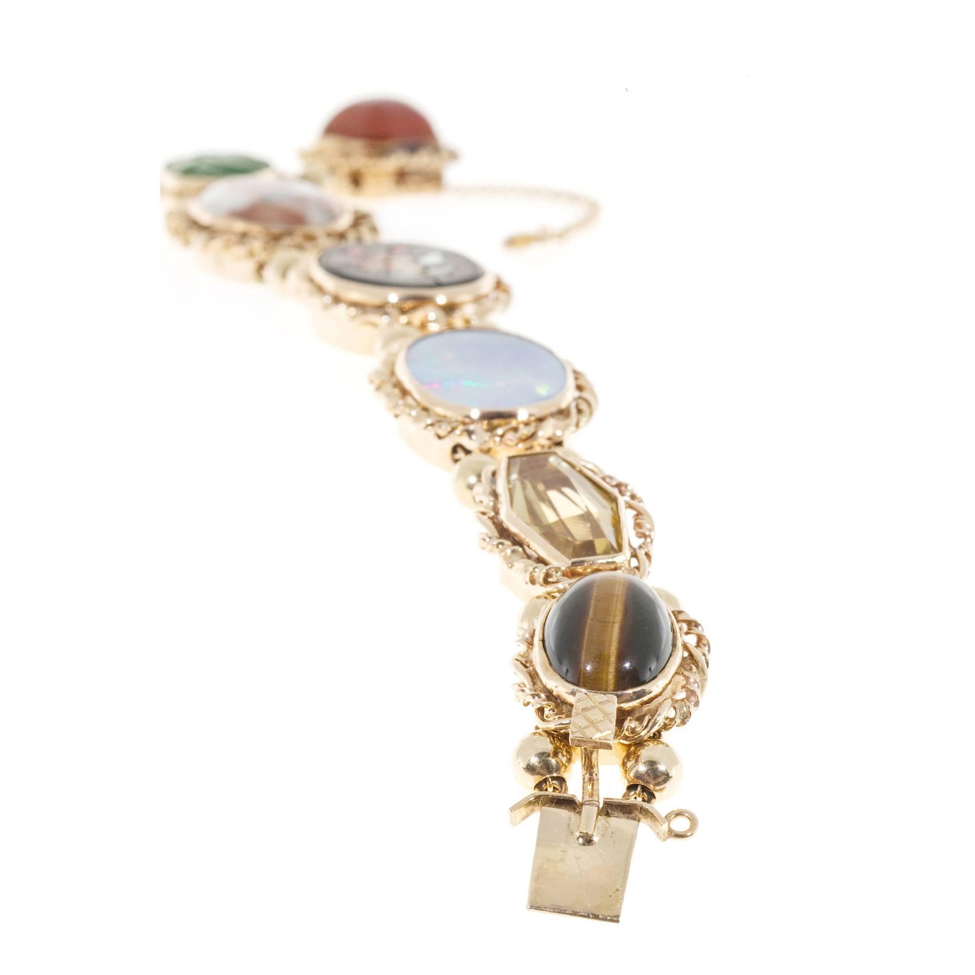 Bracelet en or à 7 sections en cornaline, jade, opale, citrine, œil de tigre et porcelaine Bon état - En vente à Stamford, CT