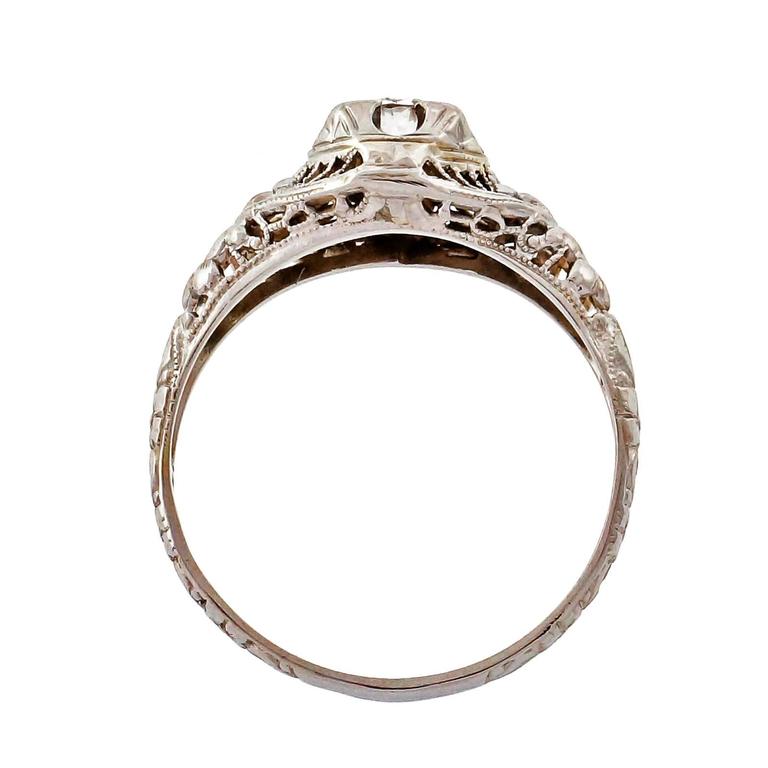 Diamond Gold Filigree Engagement Ring In Good Condition For Sale In Stamford, CT