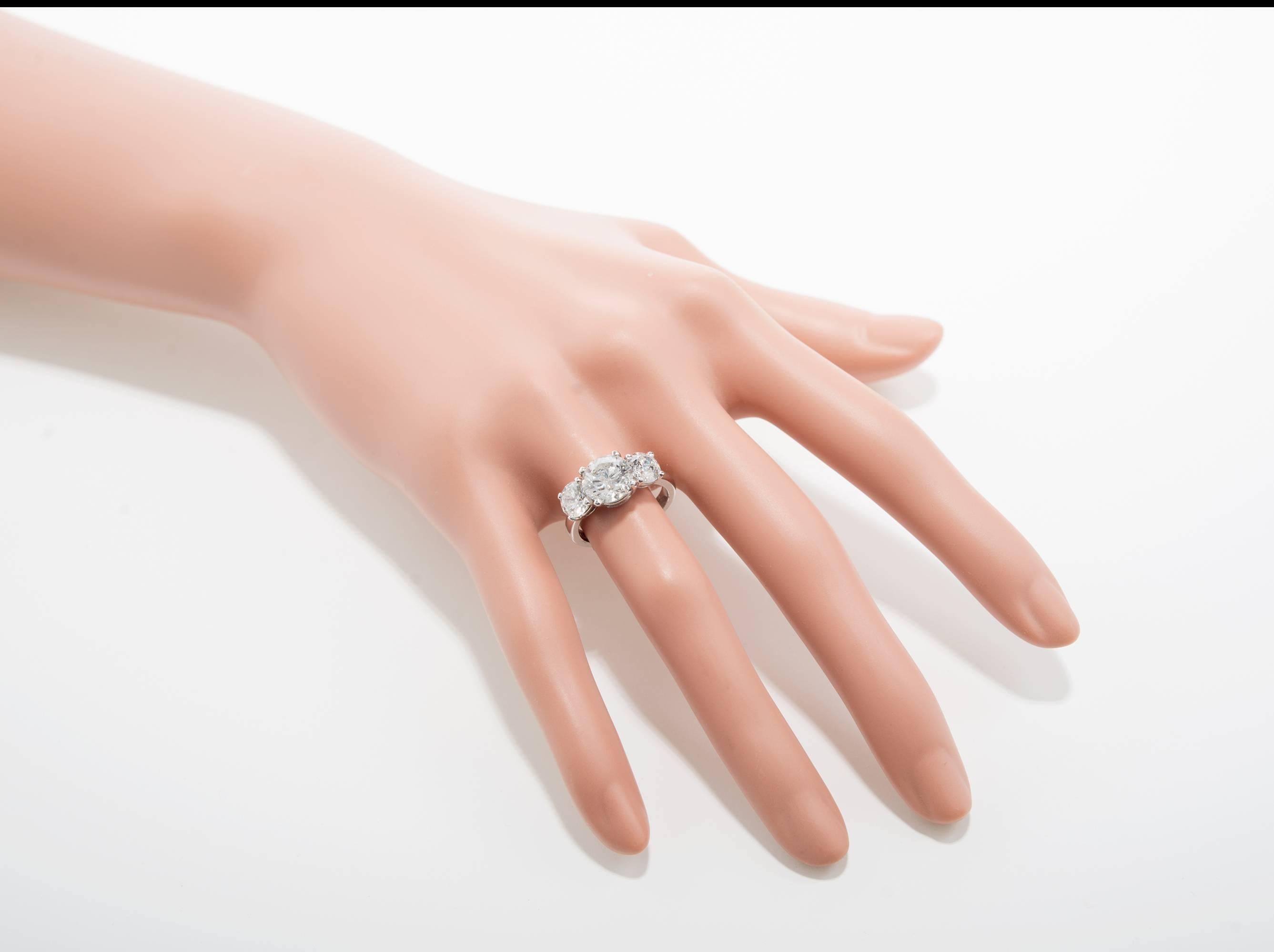 MG Drei Stein Diamant Platin Verlobungsring 2
