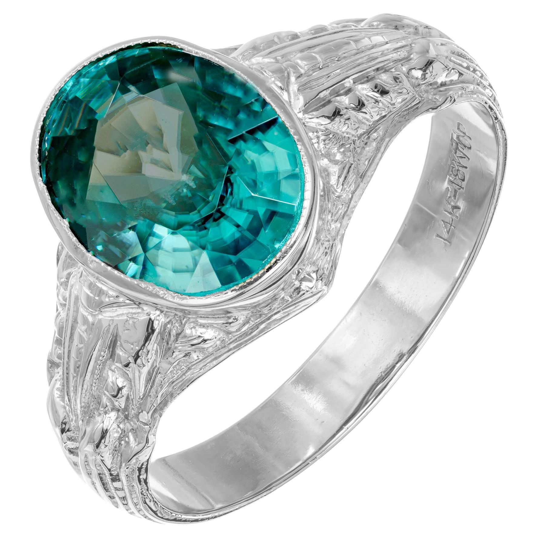 Bague de fiançailles en or et zircon bleu ovale naturel des années 1930 en vente