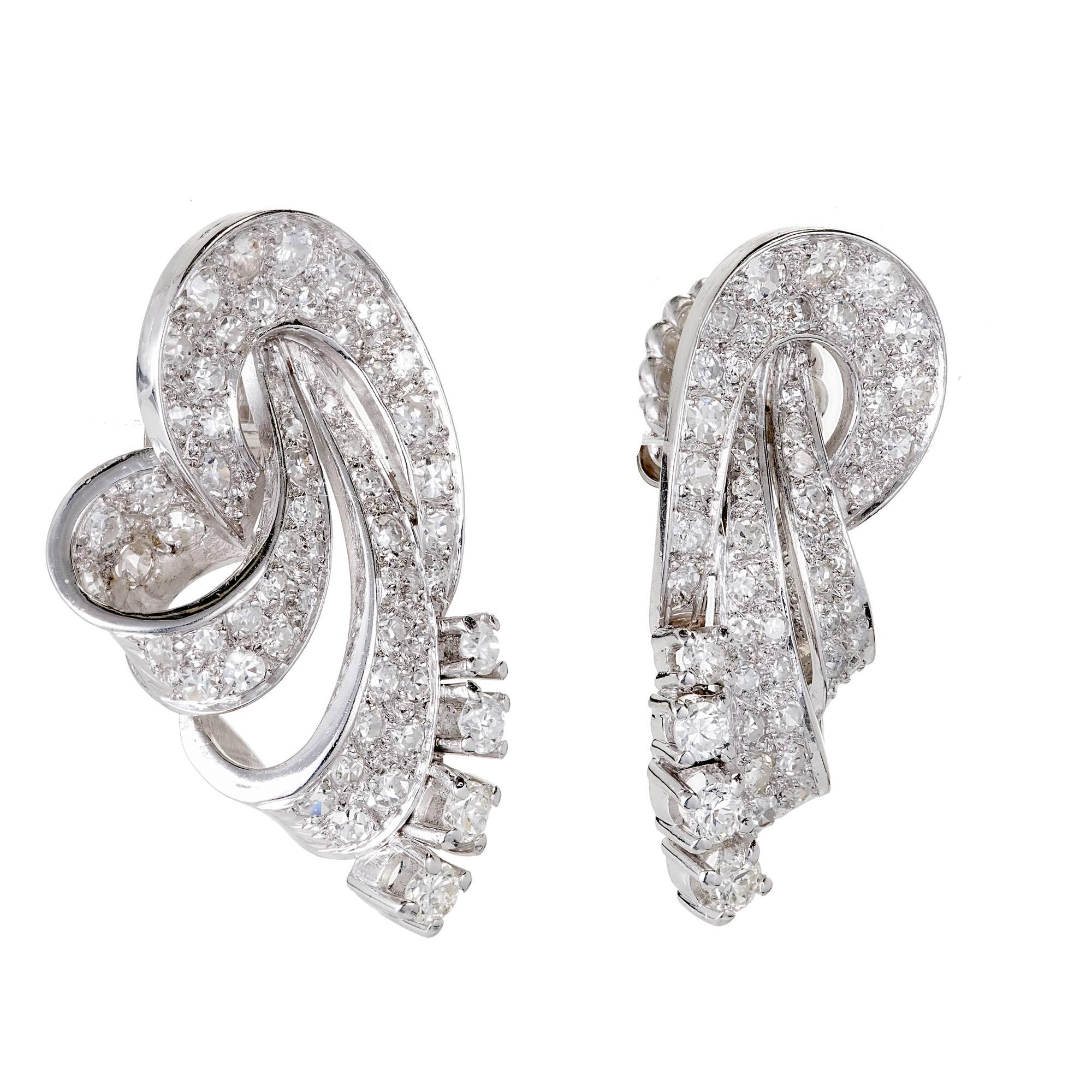 Diamond Ribbon Style Platinum Swirl Earrings In Good Condition In Stamford, CT