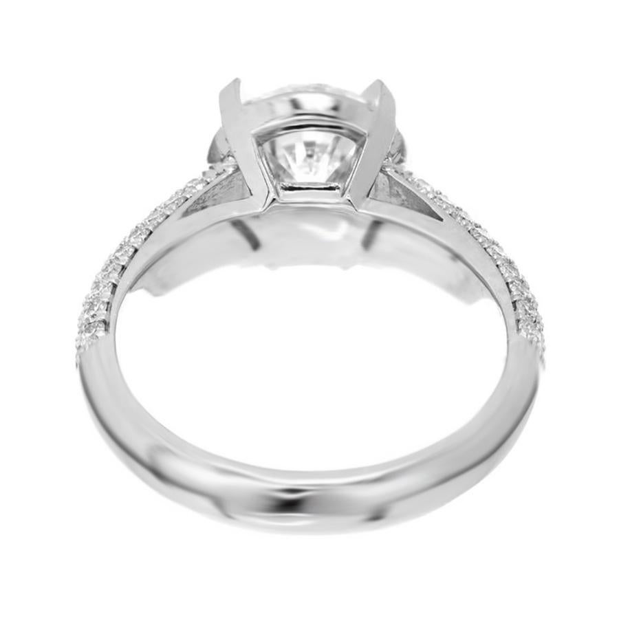 Donna Peter Suchy Anello di fidanzamento in platino con diamante aureolato certificato GIA da 2,01 carati in vendita
