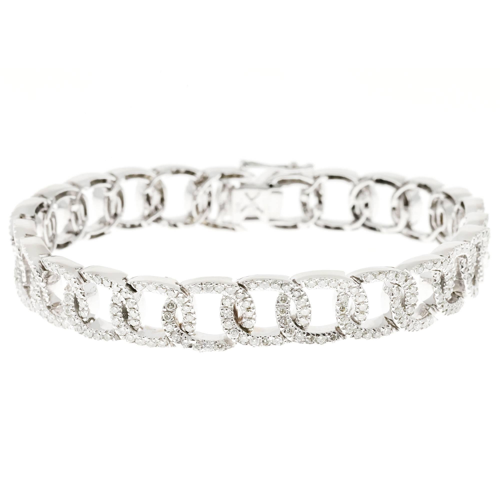 Diamond White Gold Oval Link  Bracelet In Good Condition In Stamford, CT