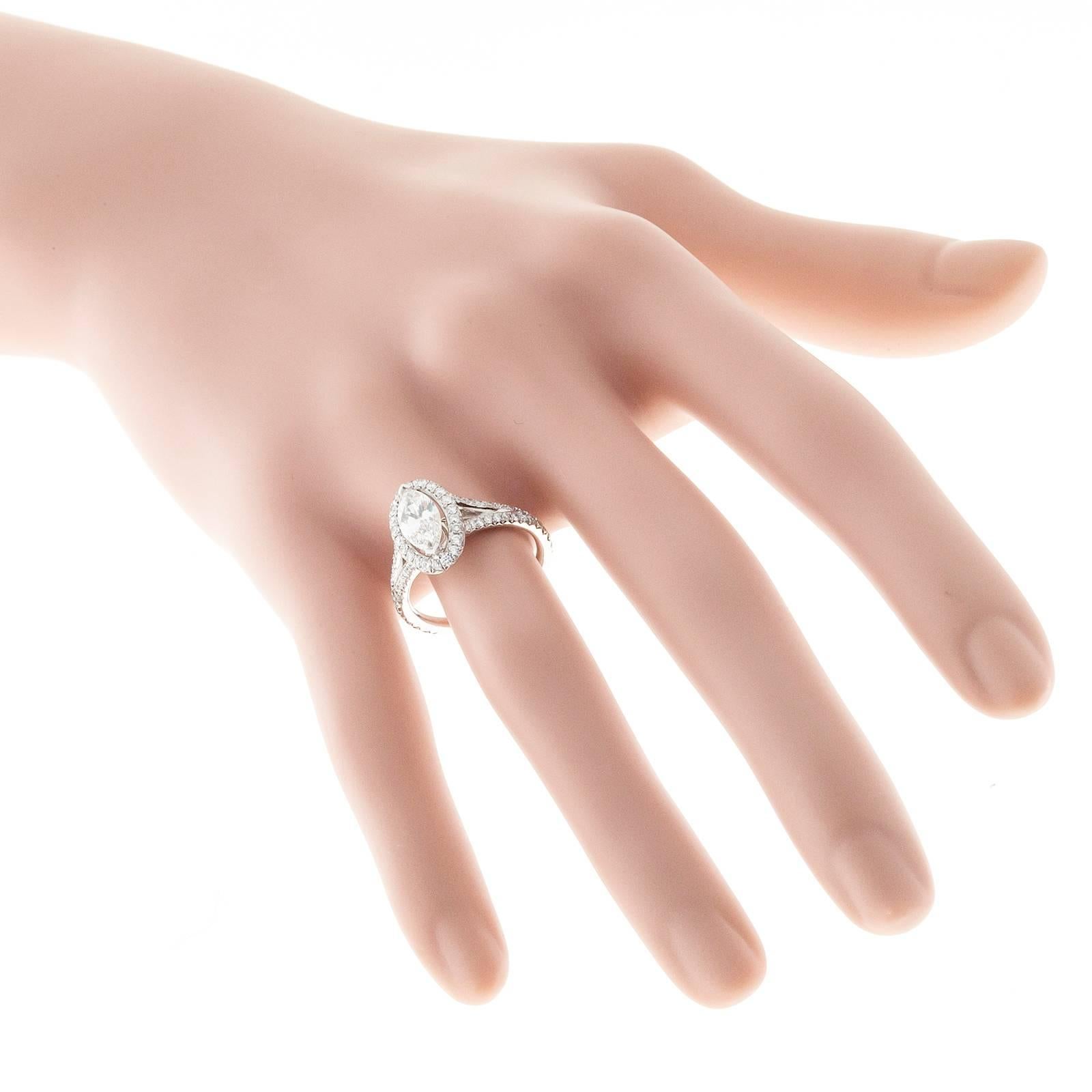 Peter Suchy Bague de fiançailles en platine avec halo de diamants marquises de 0,99 carat en vente 4