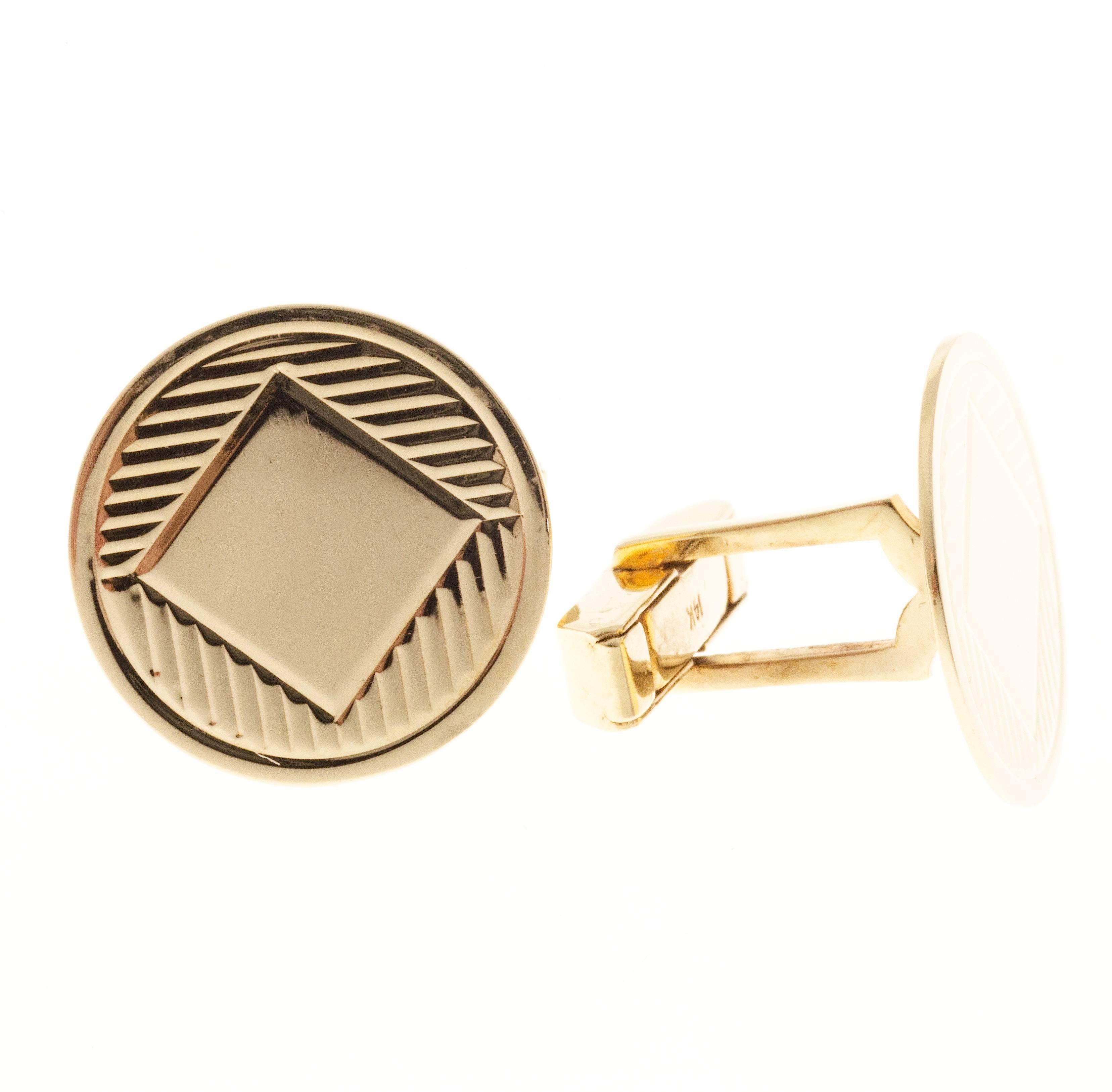  Gold Textured Smooth Round Clip Back Cufflinks For Sale 1