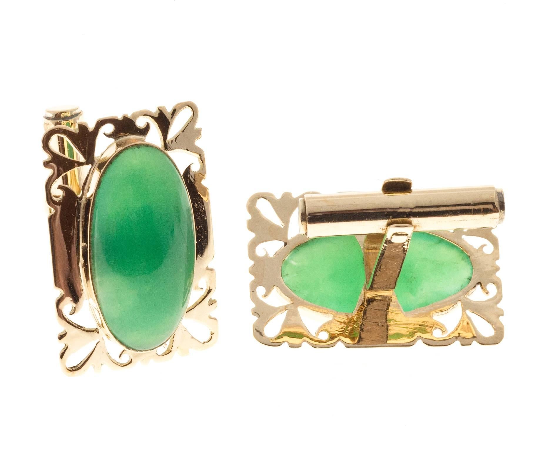 Chrysophase Gold Cufflinks In Good Condition In Stamford, CT
