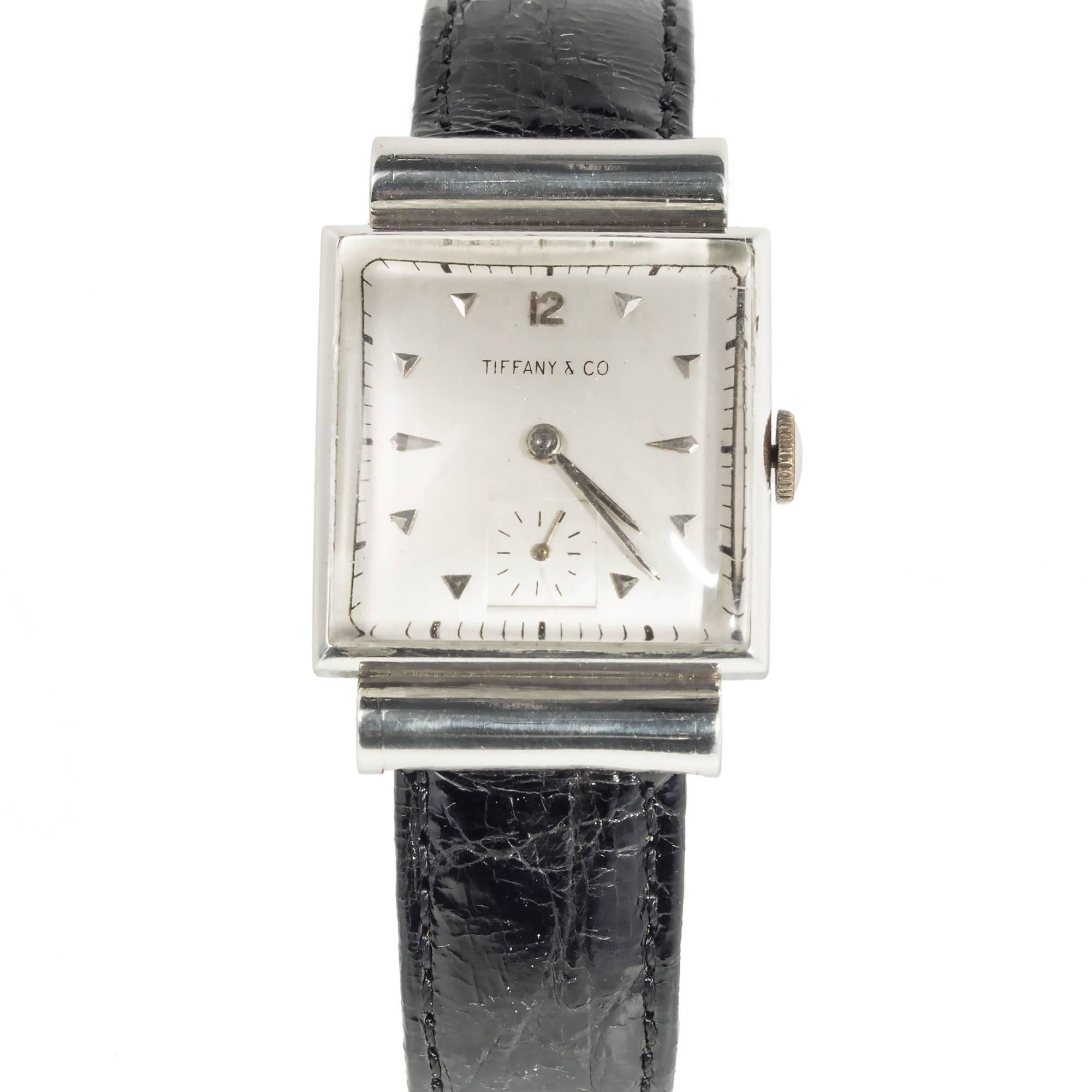 Movado, quadratische Movado-Armbanduhr aus Platin mit Kapuze, verkauft von Tiffany & Co Herren im Angebot