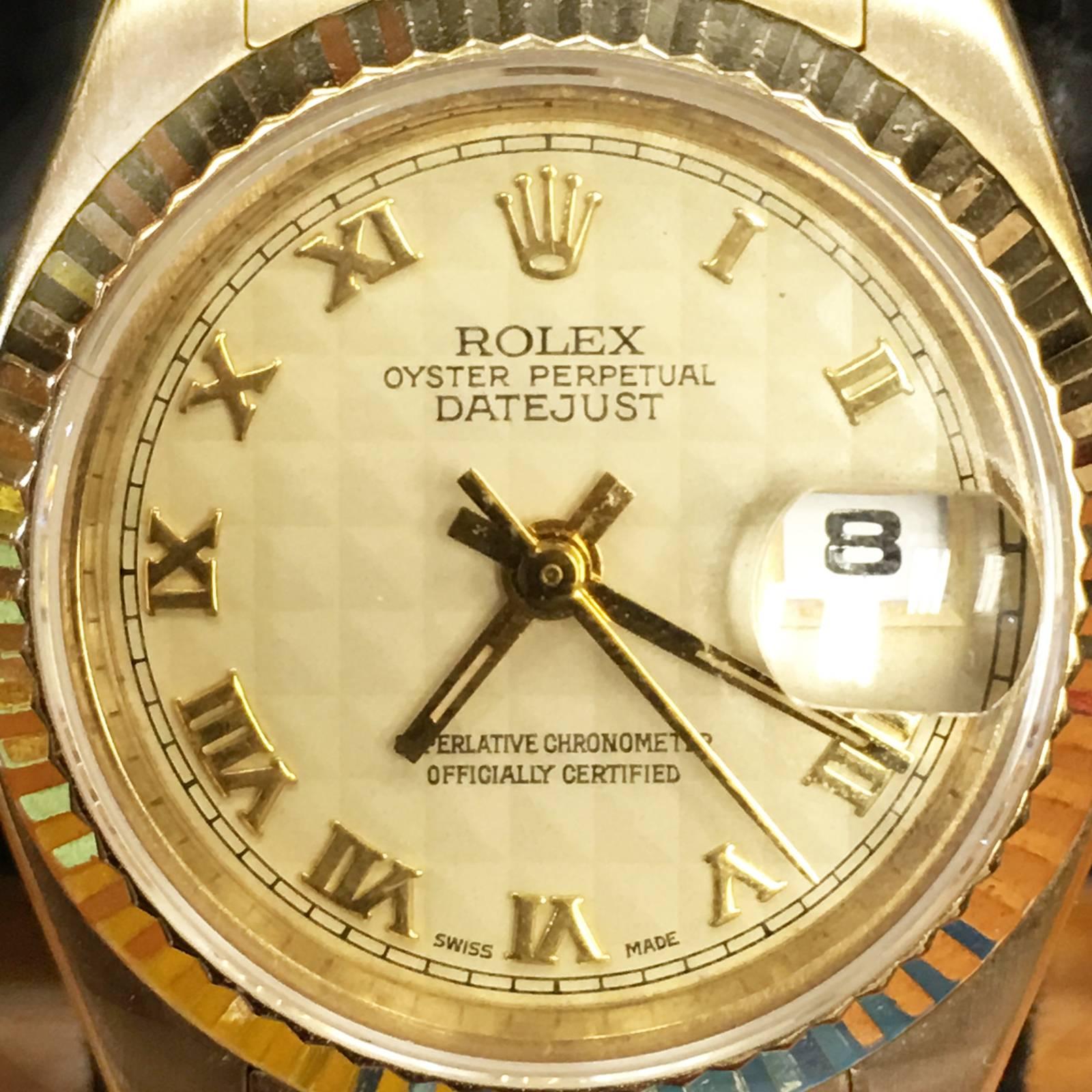 Rolex Lady's Yellow Gold Datejust Wristwatch Ref 179178, circa 2002 In Good Condition For Sale In Stamford, CT
