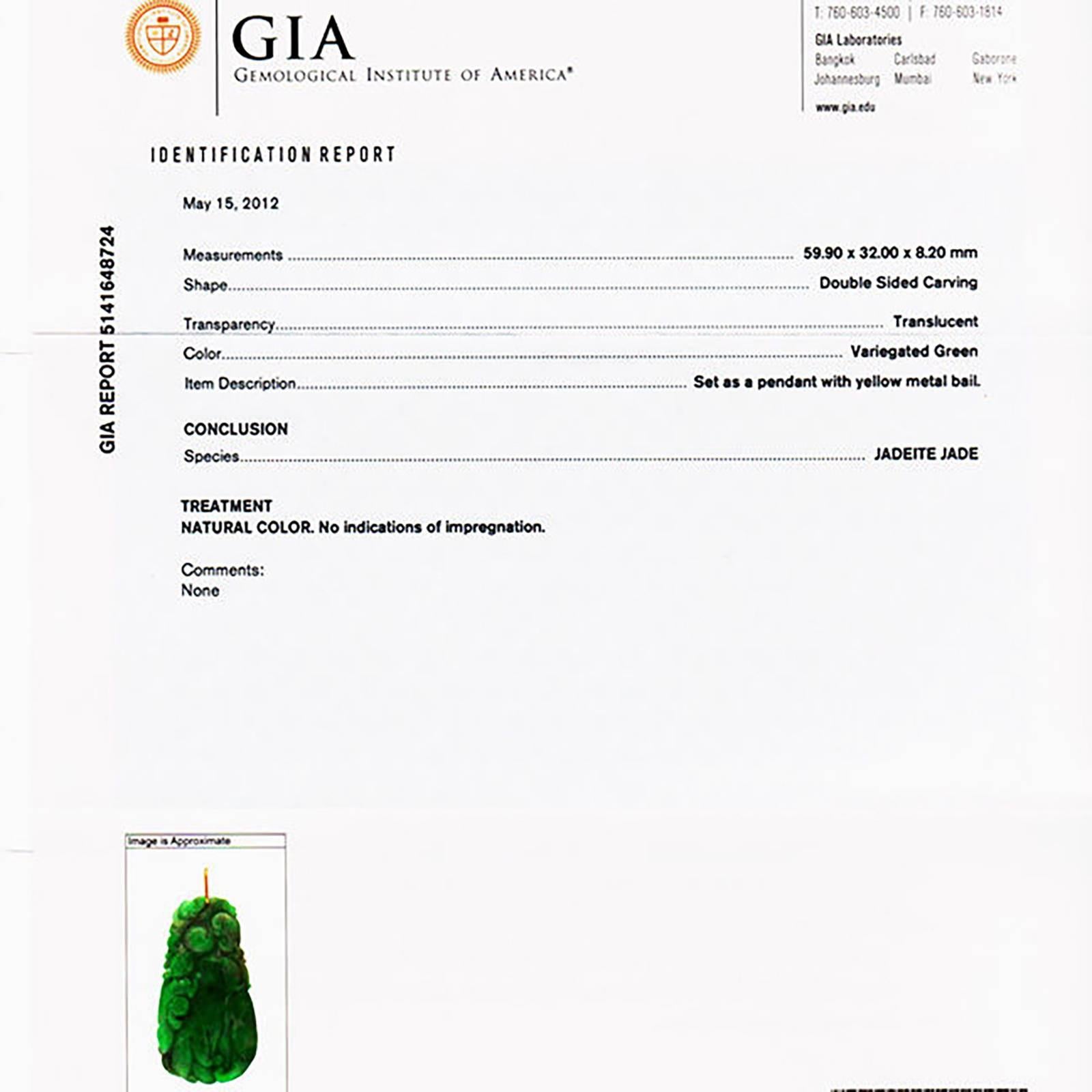Donna Ciondolo d'oro di giadeite intagliata di grandi dimensioni certificato GIA in vendita