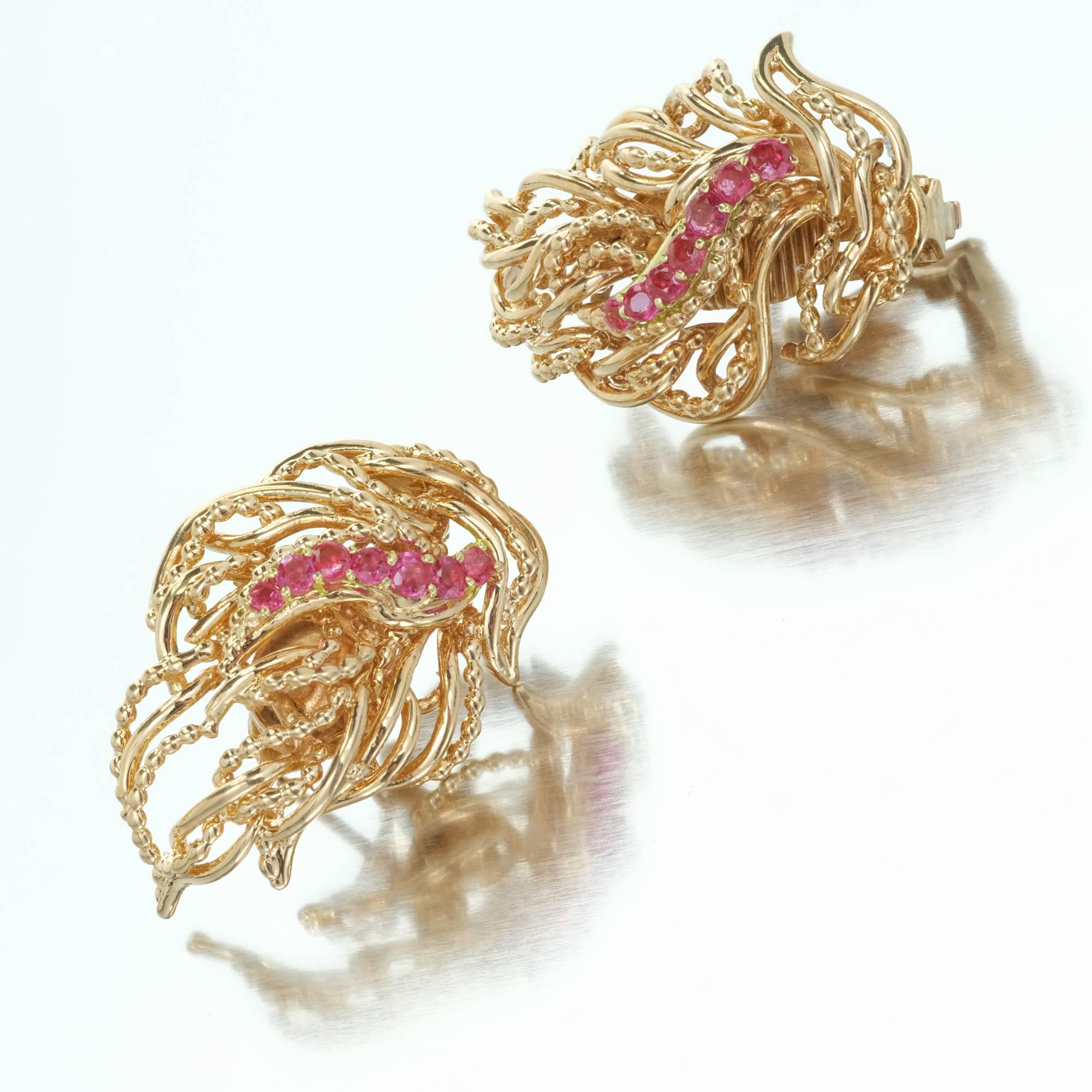Tiffany & Co. Boucles d'oreilles à clips flamme en or et rubis en vente 1