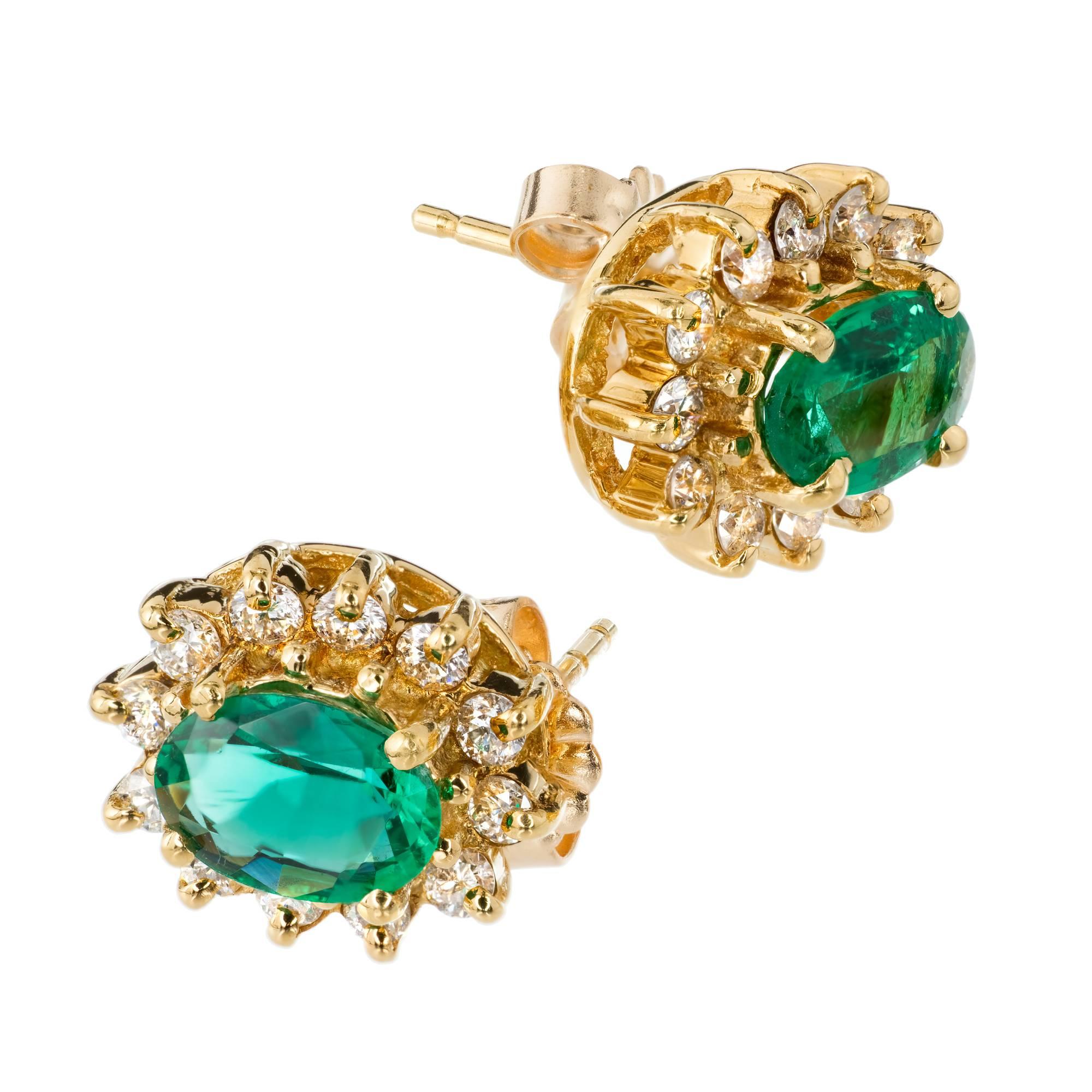 Women's 1.80 Carat Green Emerald Diamond Yellow Gold Stud Earrings