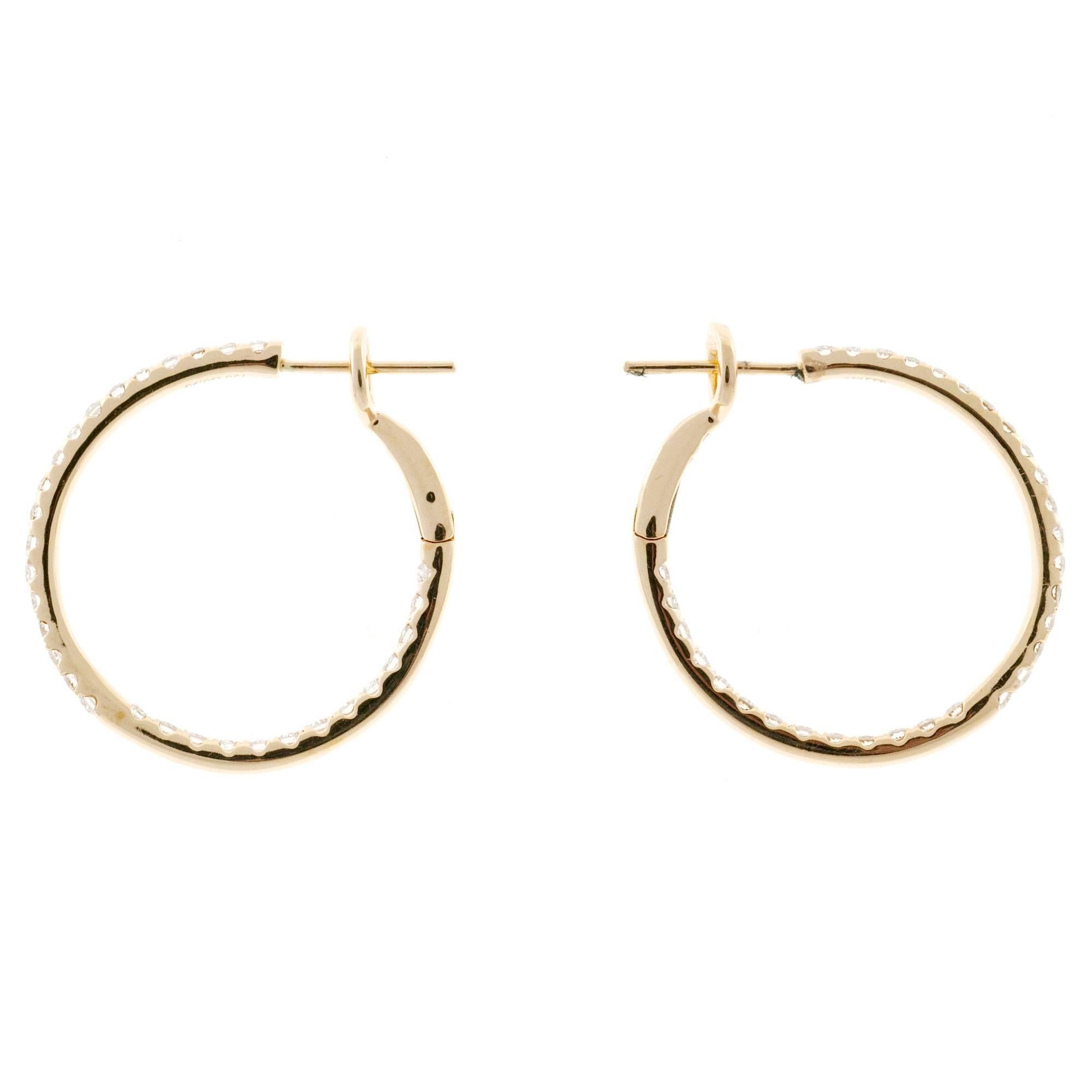 Diamond Gold Hoop Earrings In Good Condition In Stamford, CT