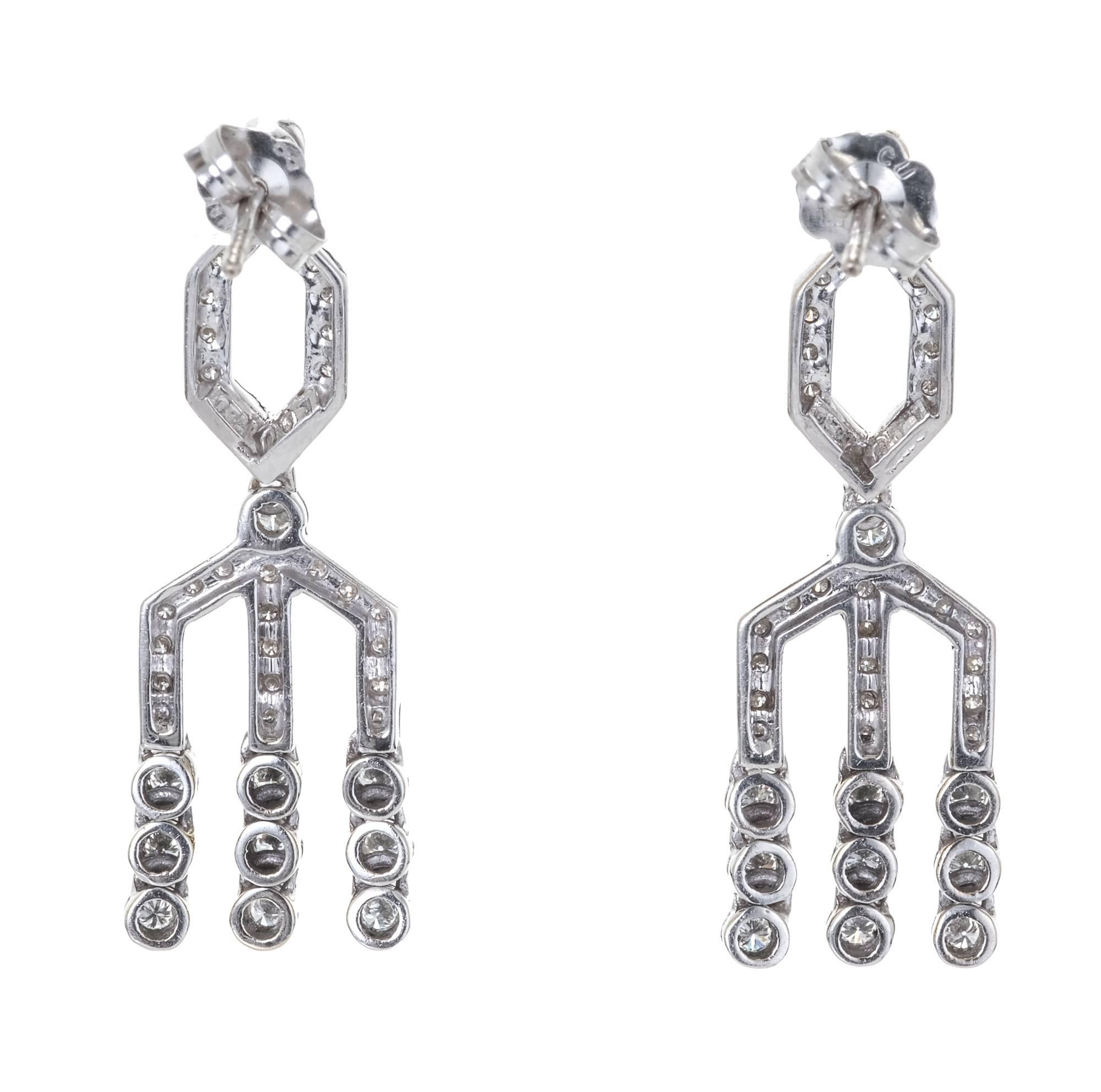 Round Cut 1.00 Carat Diamond Gold Dangle Chandelier Earrings, circa 1950s For Sale