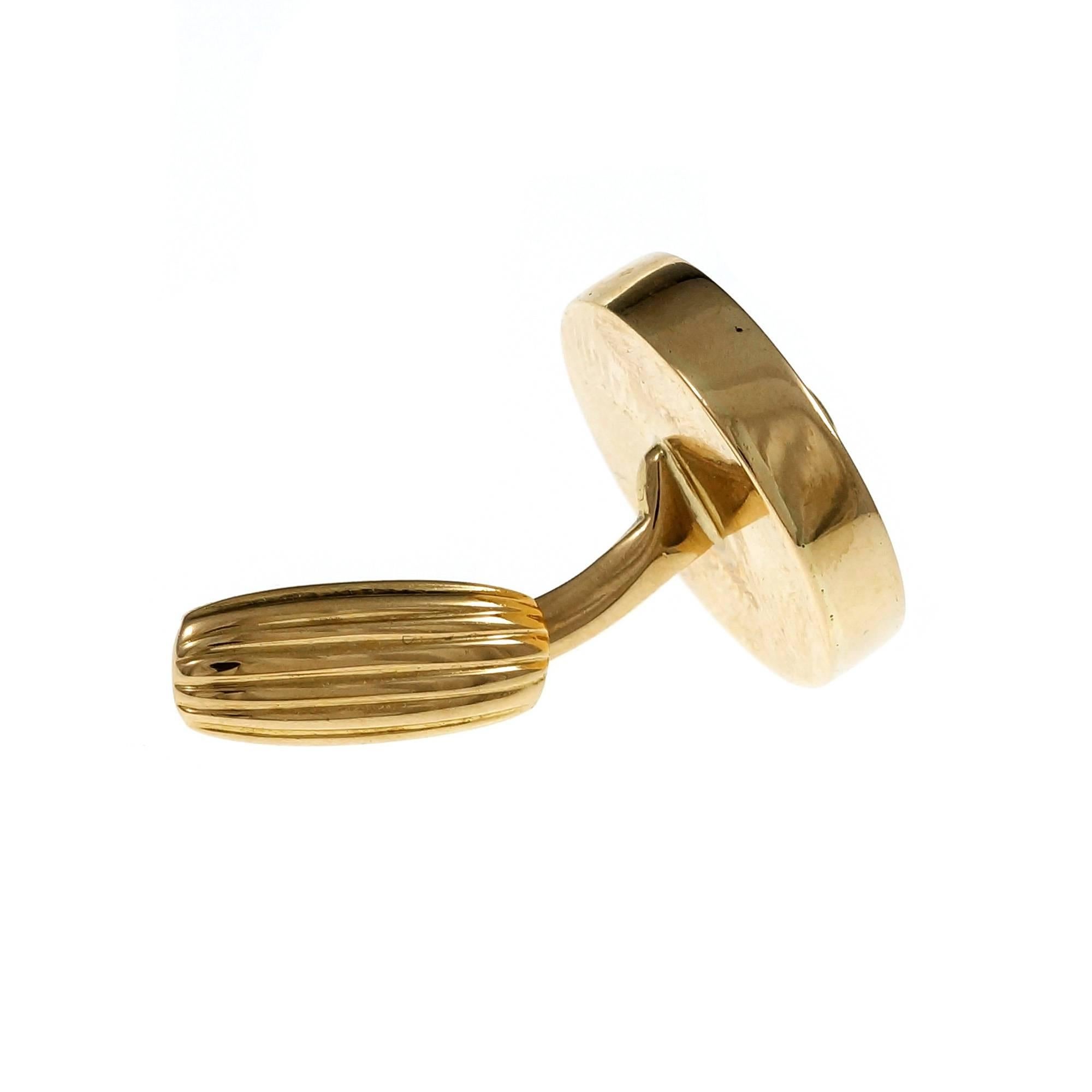 Button Style Italian Diamond Gold Cufflinks In Good Condition For Sale In Stamford, CT