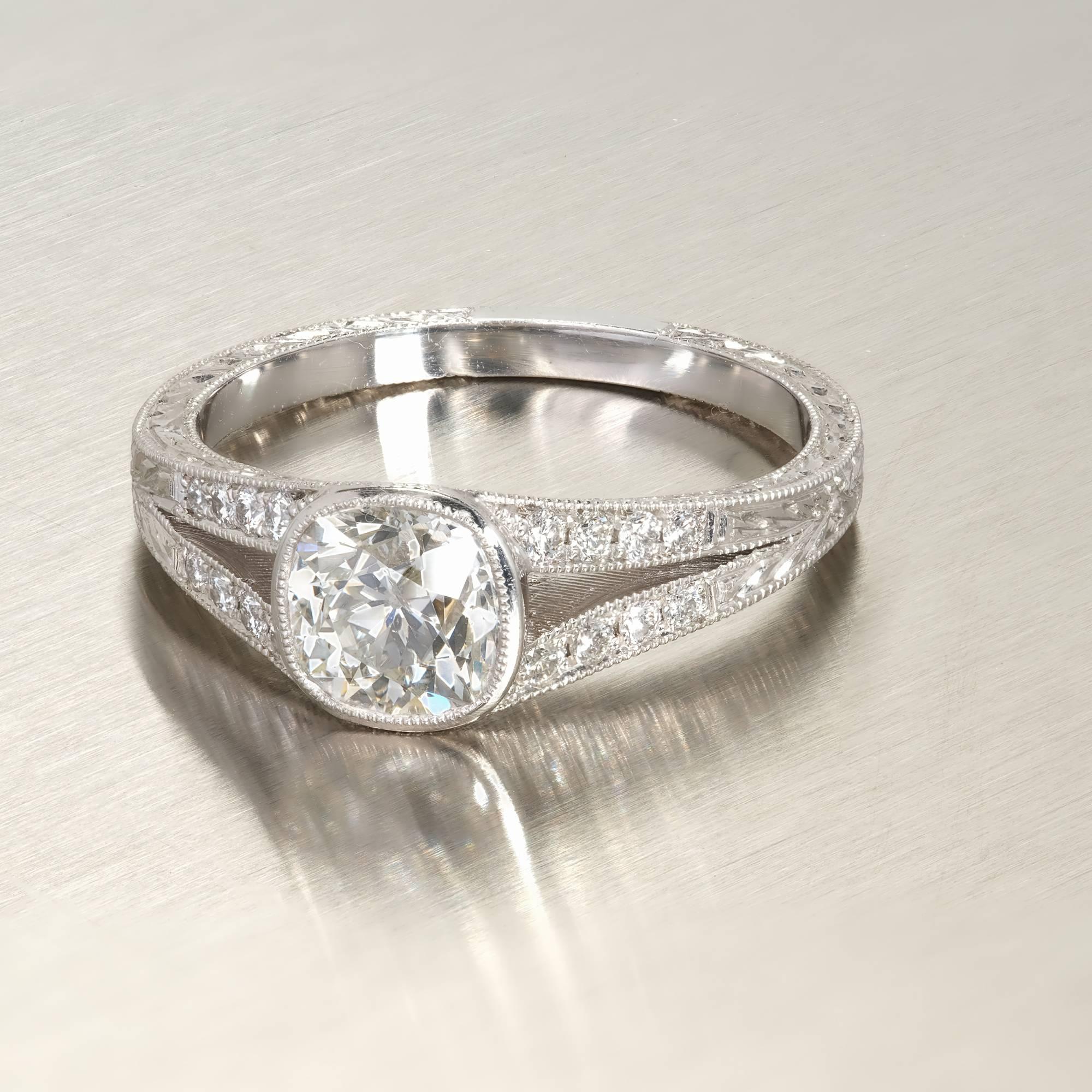 Taille coussin Peter Suchy Bague de fiançailles à tige fendue en platine et diamants de 1,09 carat en vente