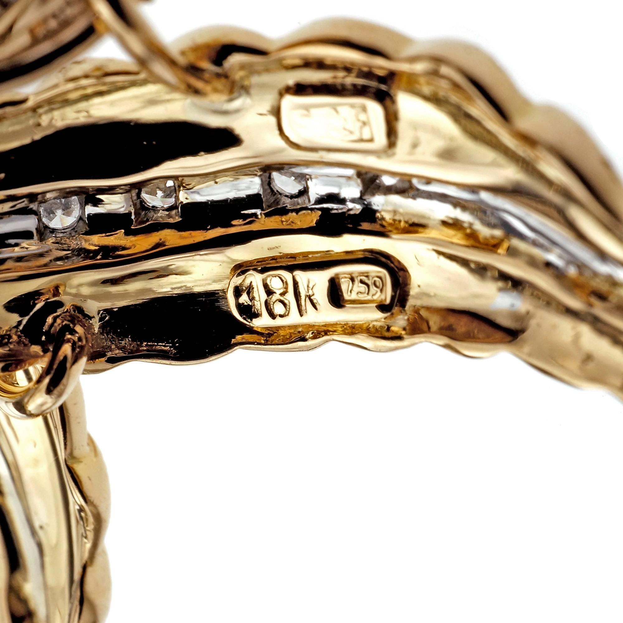 Women's Spitzer & Furman Diamond Gold Textured Star Brooch For Sale