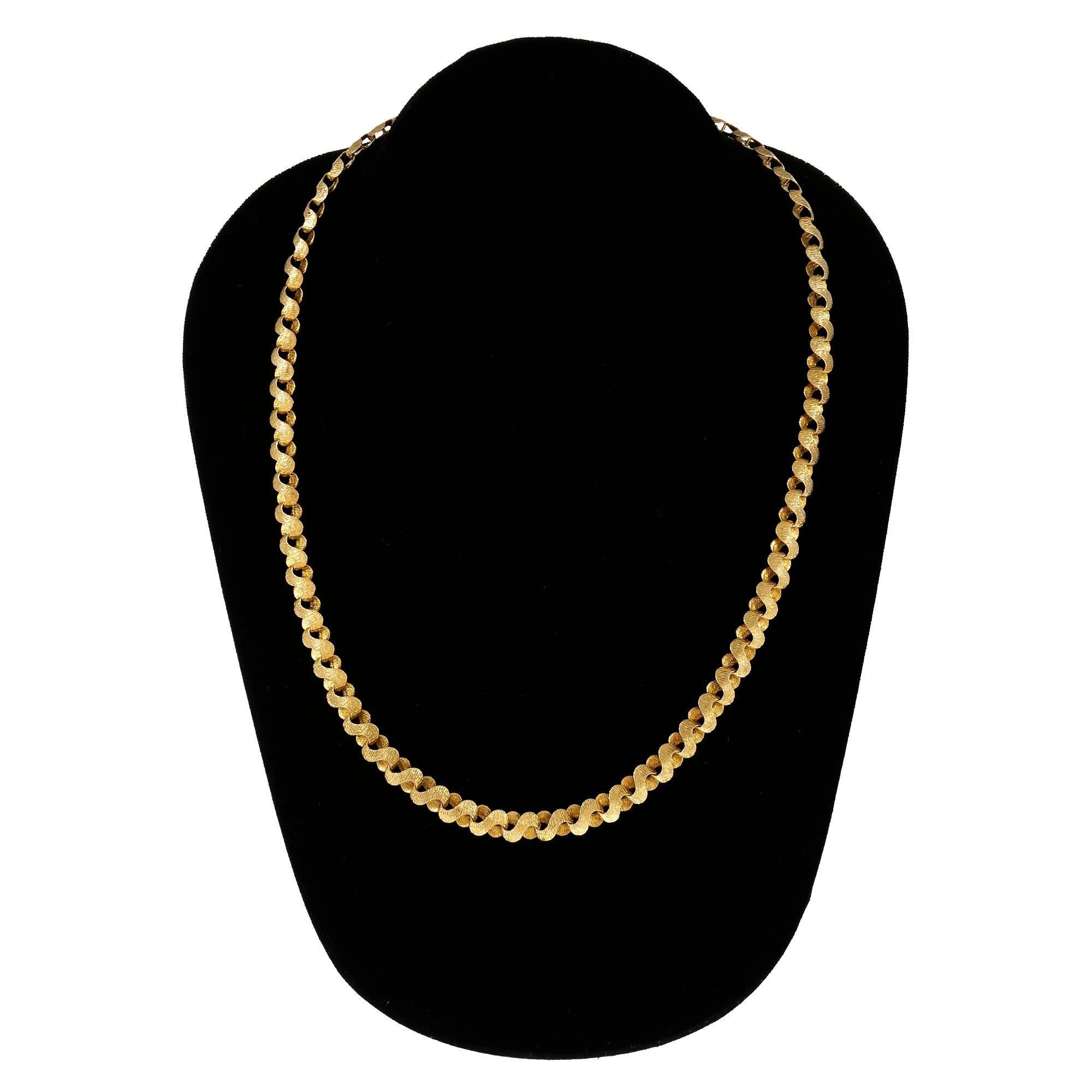 Textured Swirl Gold Link Necklace 1