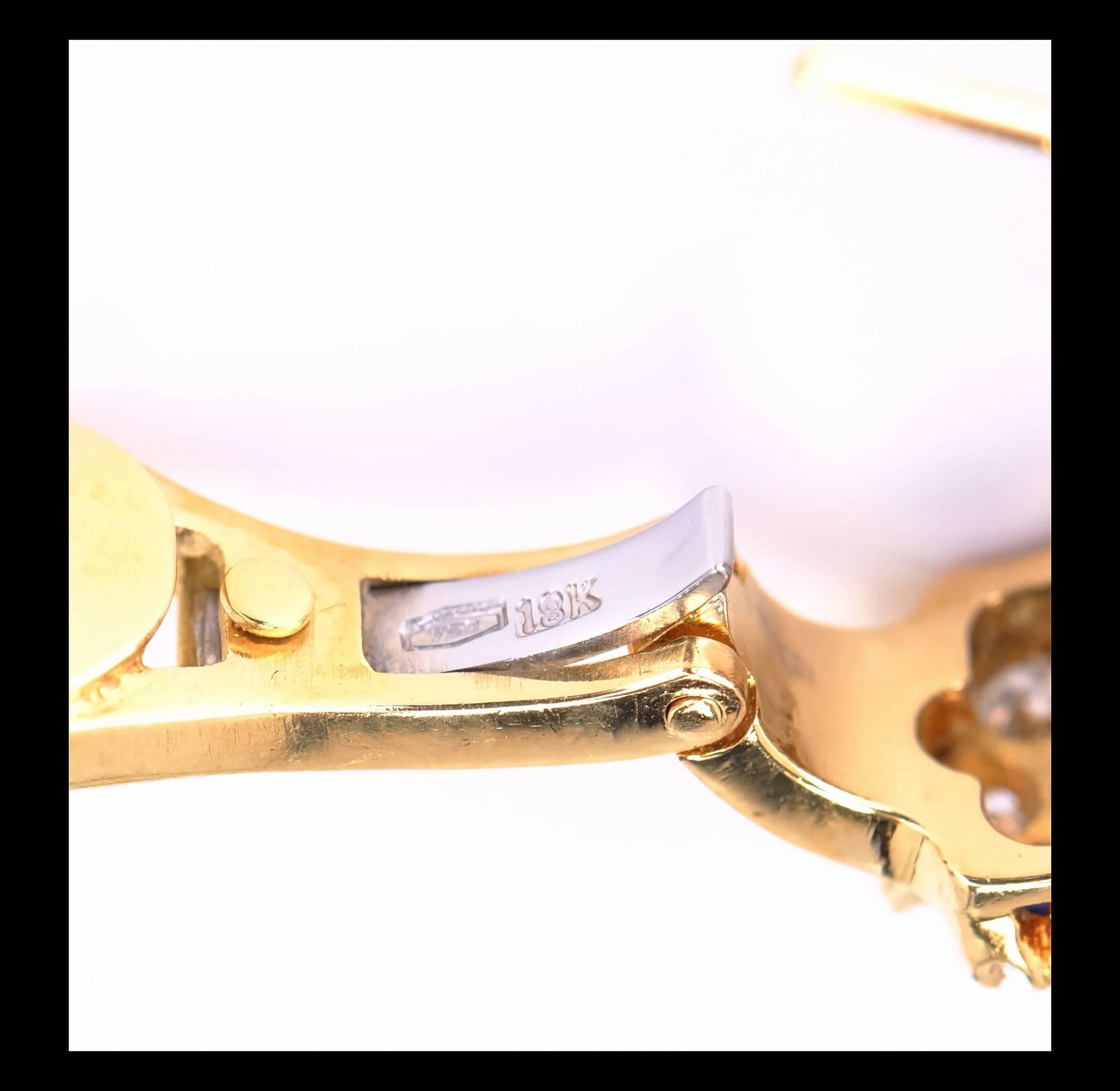 Dreireihige Saphir-Diamant-Gold-Ohrringe mit Hebelverschluss im Zustand „Gut“ im Angebot in Stamford, CT