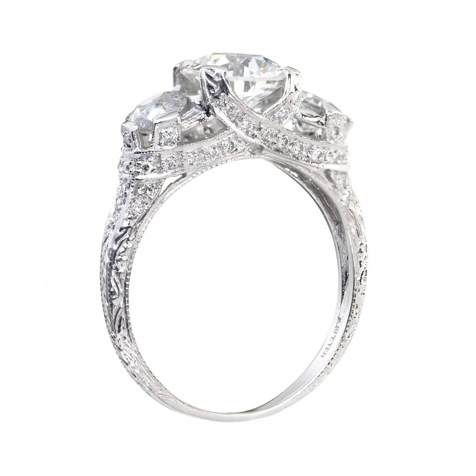 Peter Suchy 1.58 Carat Diamond Three-Stone Platinum Engagement Ring For Sale 3