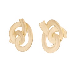 Boucles d'oreilles à clip et fermoir à levier « nœud » texturées en or jaune 18 carats d'Angela Cummings