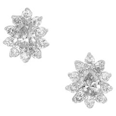 Orecchini EGL certificati con diamante a forma di pera da 1,23 carati con montatura a halo in oro bianco 14k