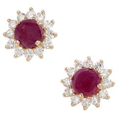 Orecchini con rubino da 2,70 carati e diamanti, in oro giallo 14k con montatura a halo