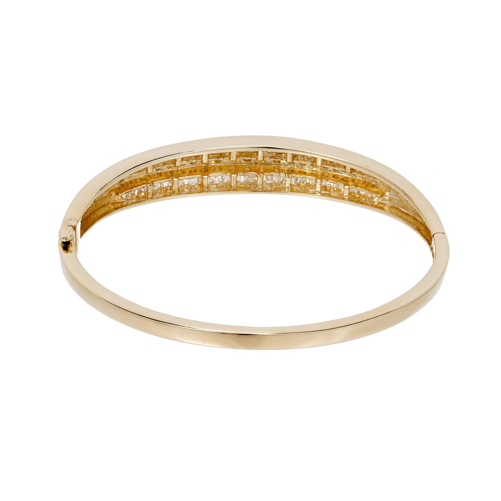 1.66 Carat Baguette Round Diamond Hinged Gold Bangle Bracelet In Good Condition In Stamford, CT