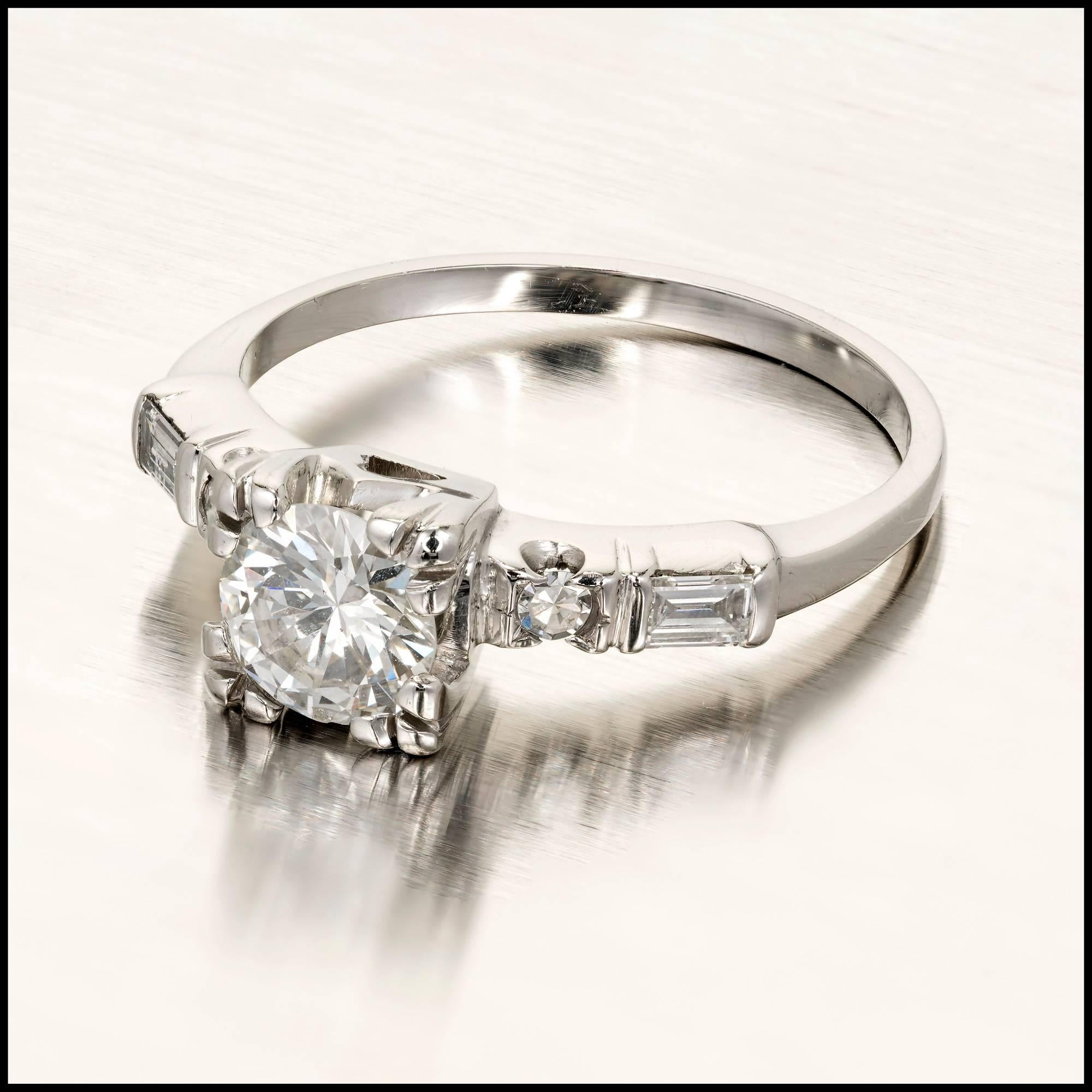 Taille baguette Bague de fiançailles Art déco en platine avec diamant taille transitionnelle de 0,75 carat en vente