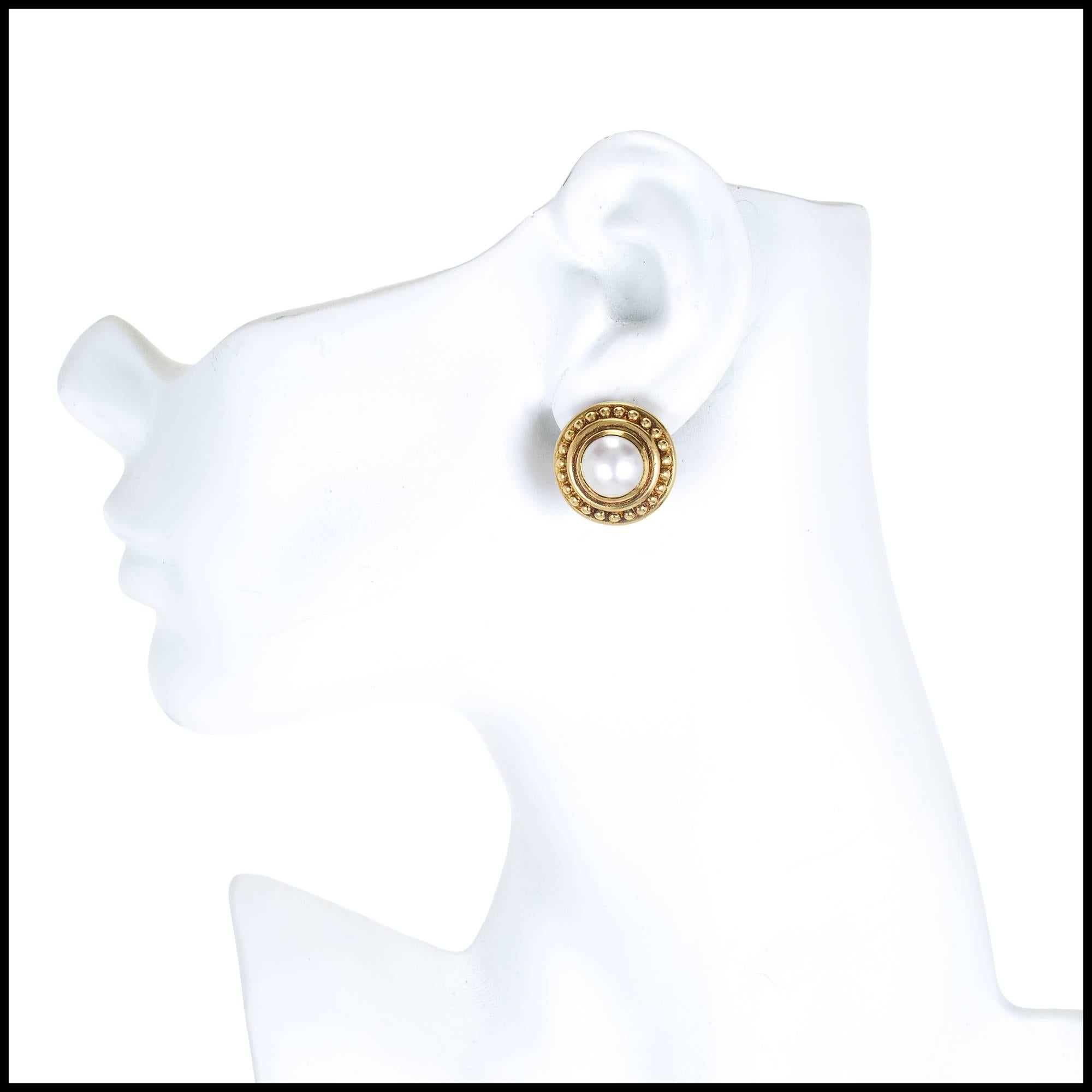 Judith Ripka Mabe Pearl Gold Earrings In Good Condition In Stamford, CT
